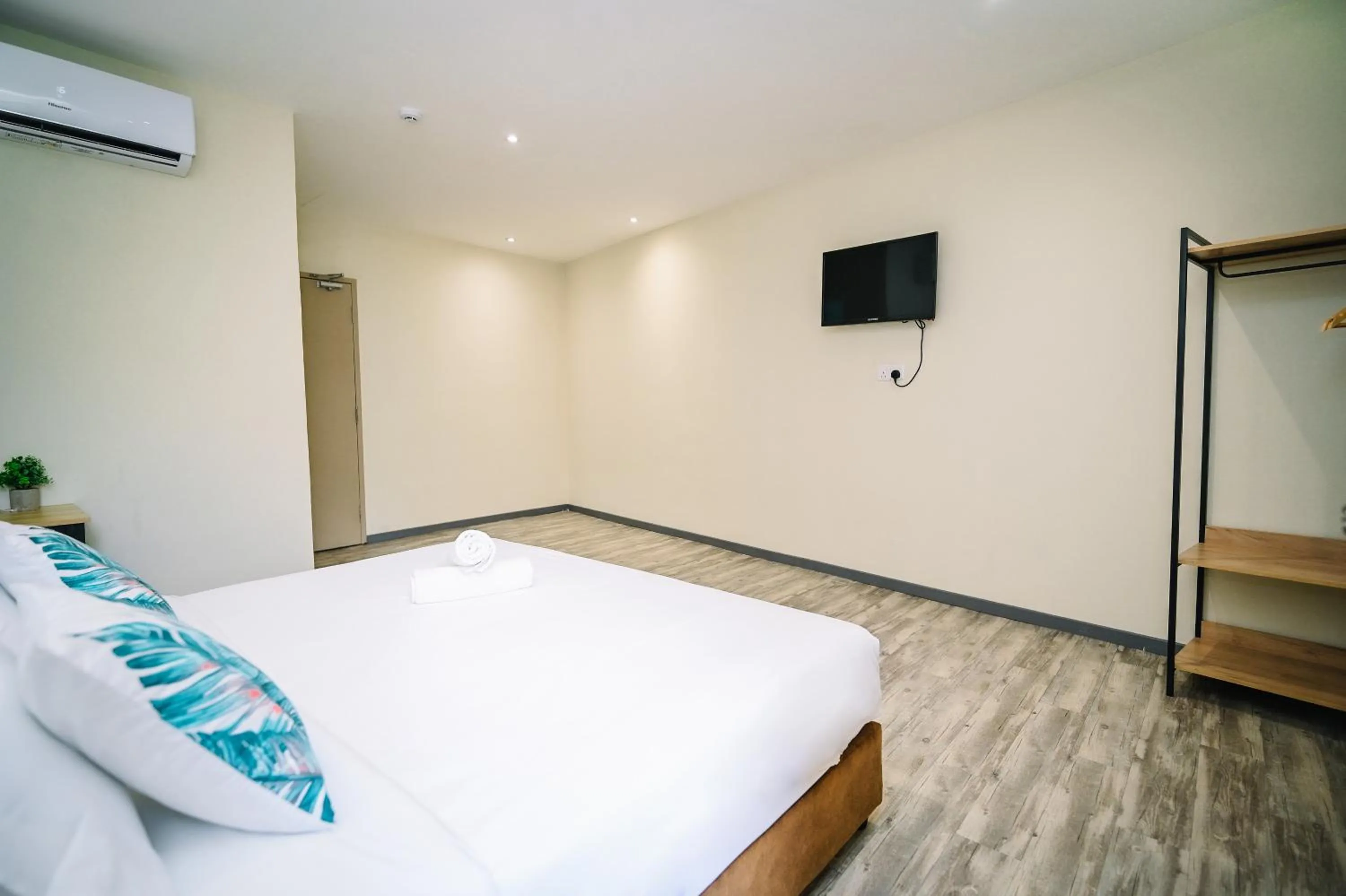 Bed in Swing & Pillows - Putrajaya Selangor