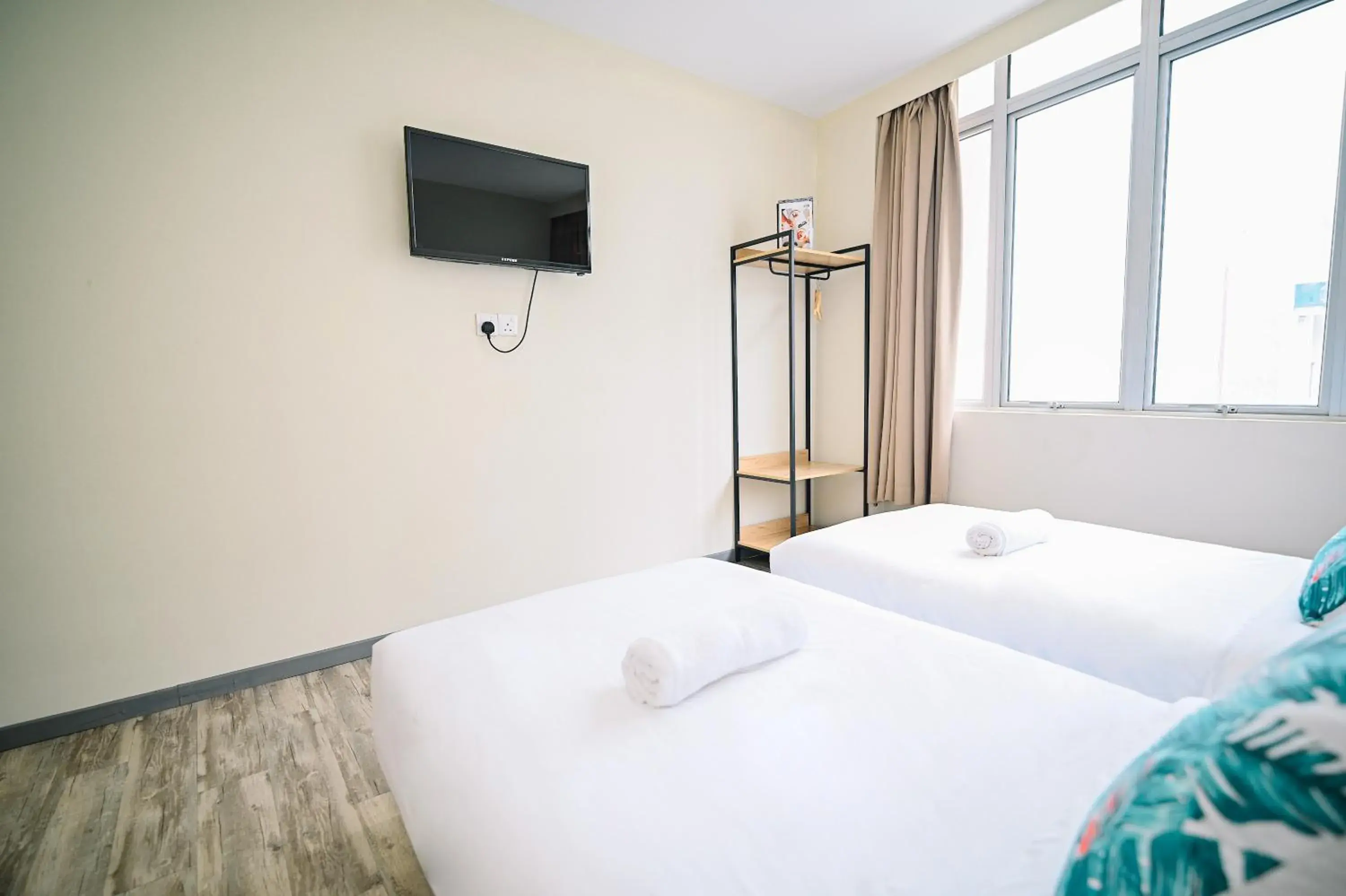 Bed in Swing & Pillows - Putrajaya Selangor Bed in Swing & Pillows - Putrajaya Selangor