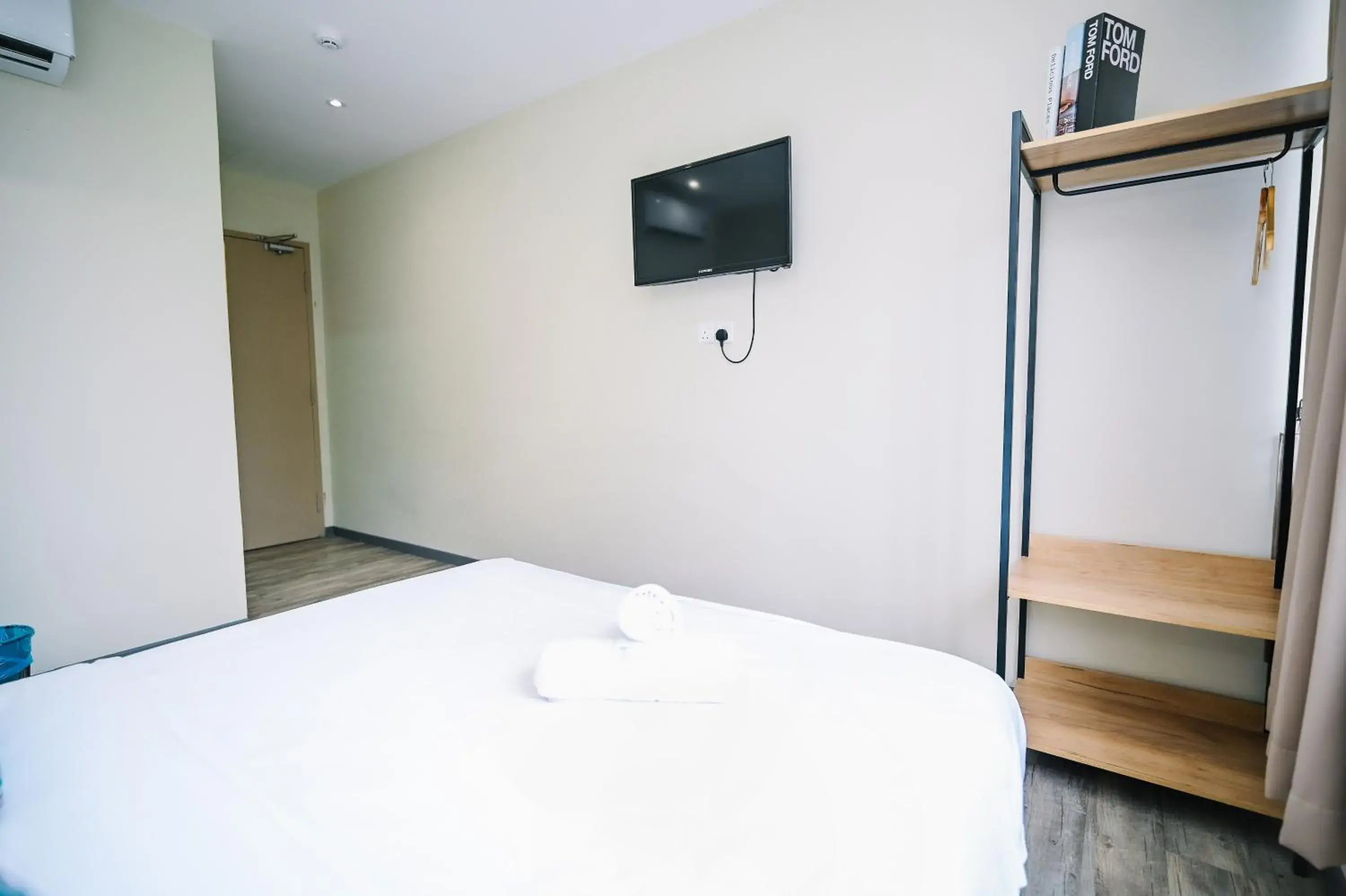 Bed in Swing & Pillows - Putrajaya Selangor Bed in Swing & Pillows - Putrajaya Selangor