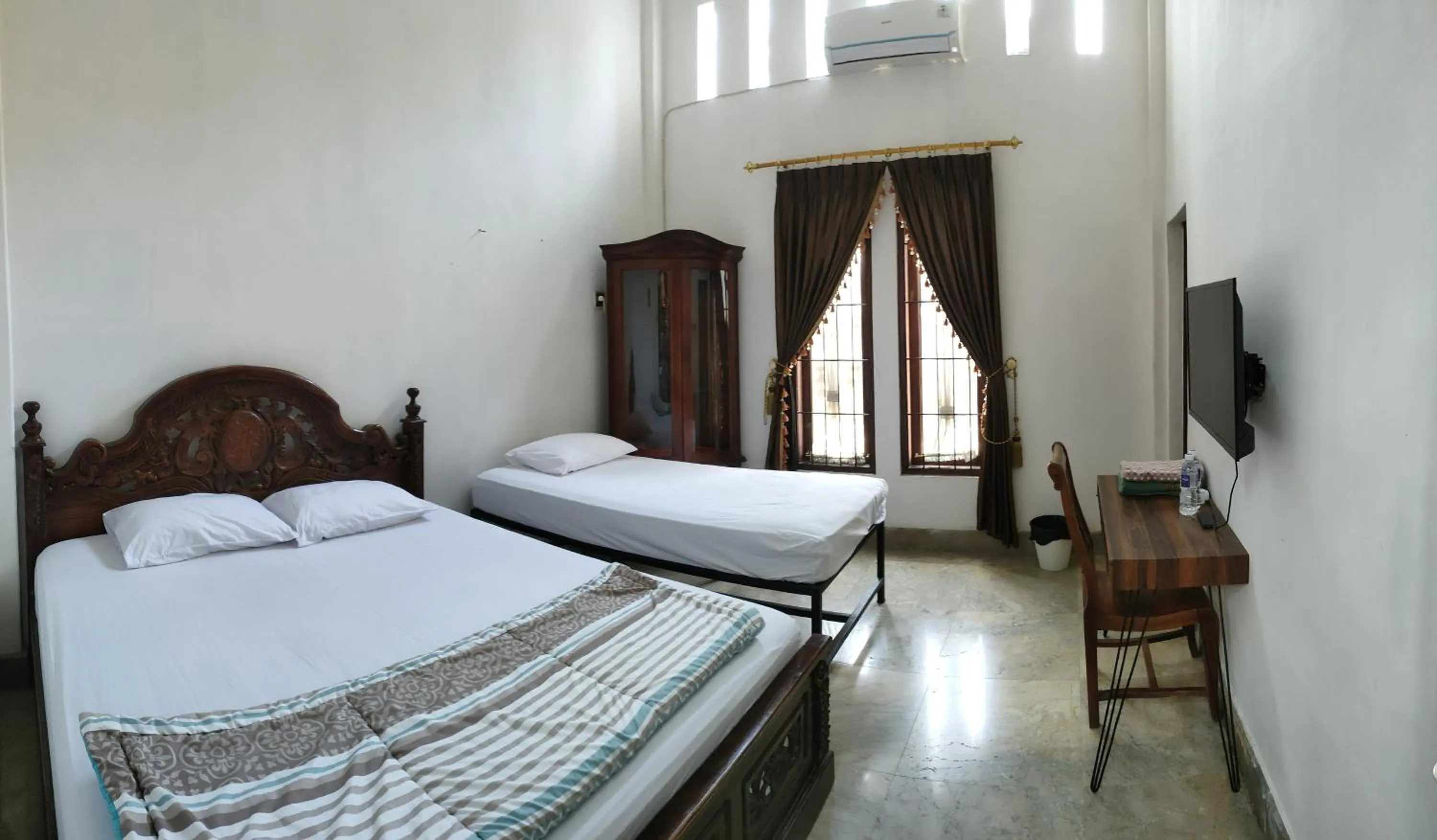 Bed in Hotel Cigadung Holiday syariah