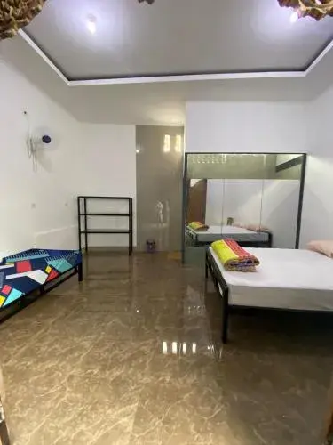 Family Room with Balcony in Hotel Cigadung Holiday syariah Family Room with Balcony in Hotel Cigadung Holiday syariah
