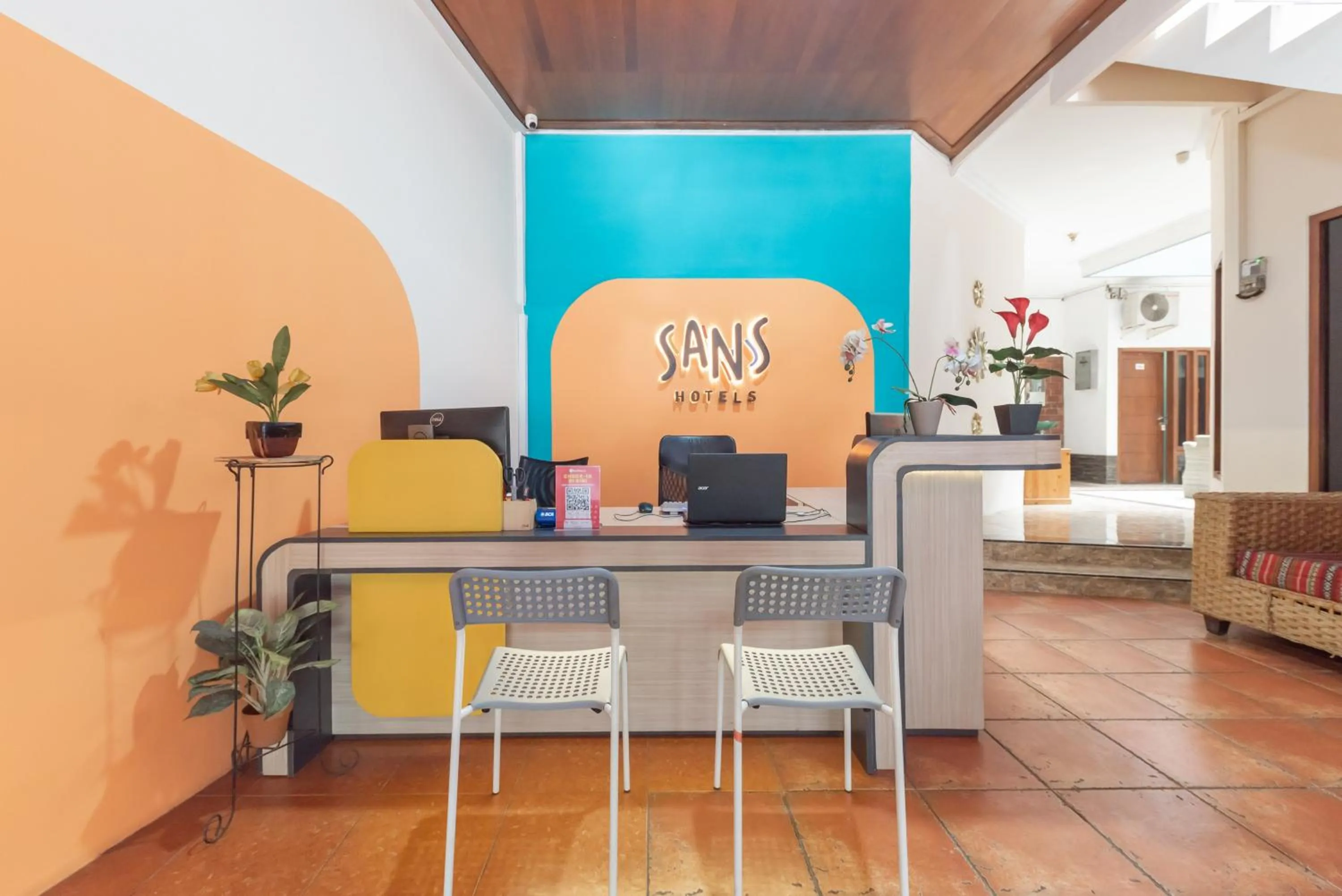 Lobby or reception in Sans Stay Skyland Pasteur Bandung