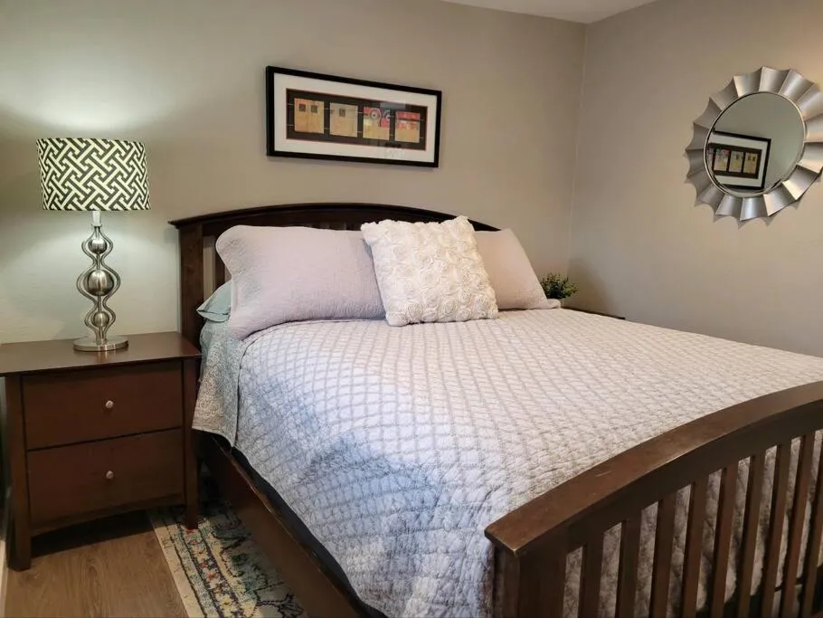 Bed in Calm and relaxing 1 bed