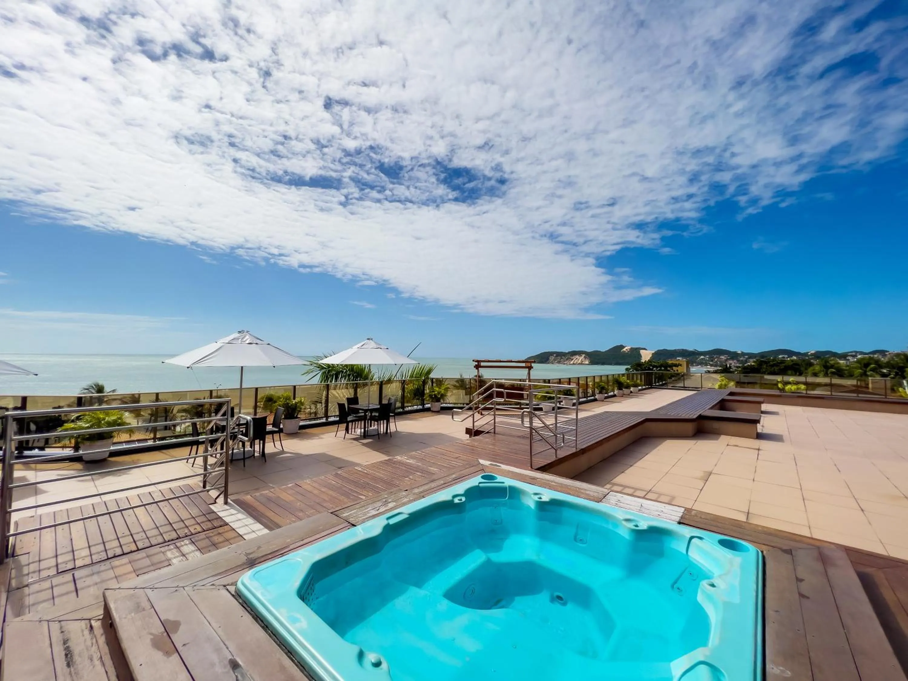 Hot Tub in Praiamar Natal Hotel & Convention