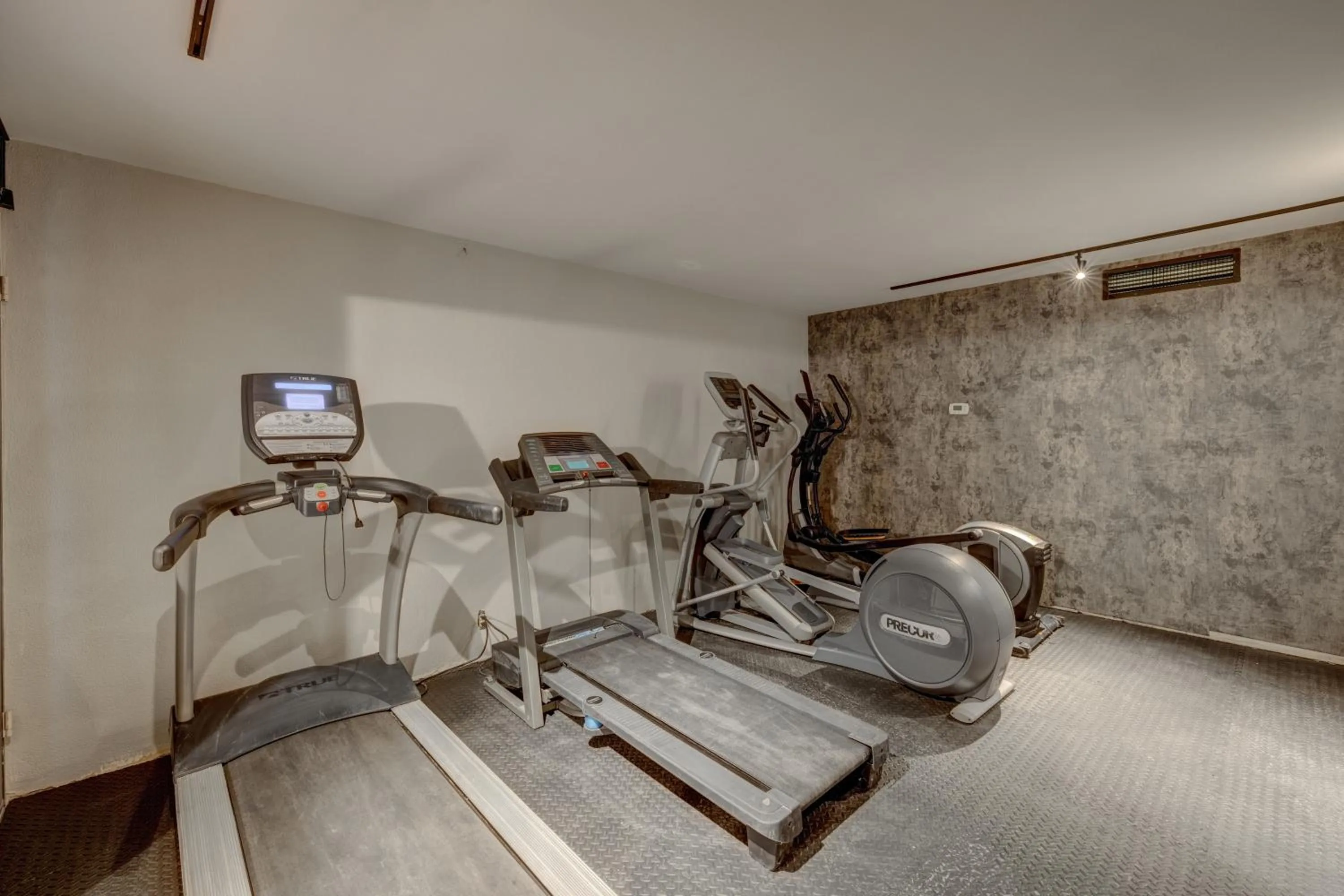 Fitness centre/facilities in Riverside Hotel