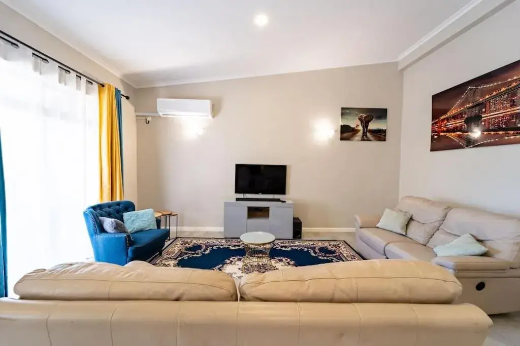 Communal lounge/ TV room in 124 Platinum Peak ,Victoria Falls Communal lounge/ TV room in 124 Platinum Peak ,Victoria Falls