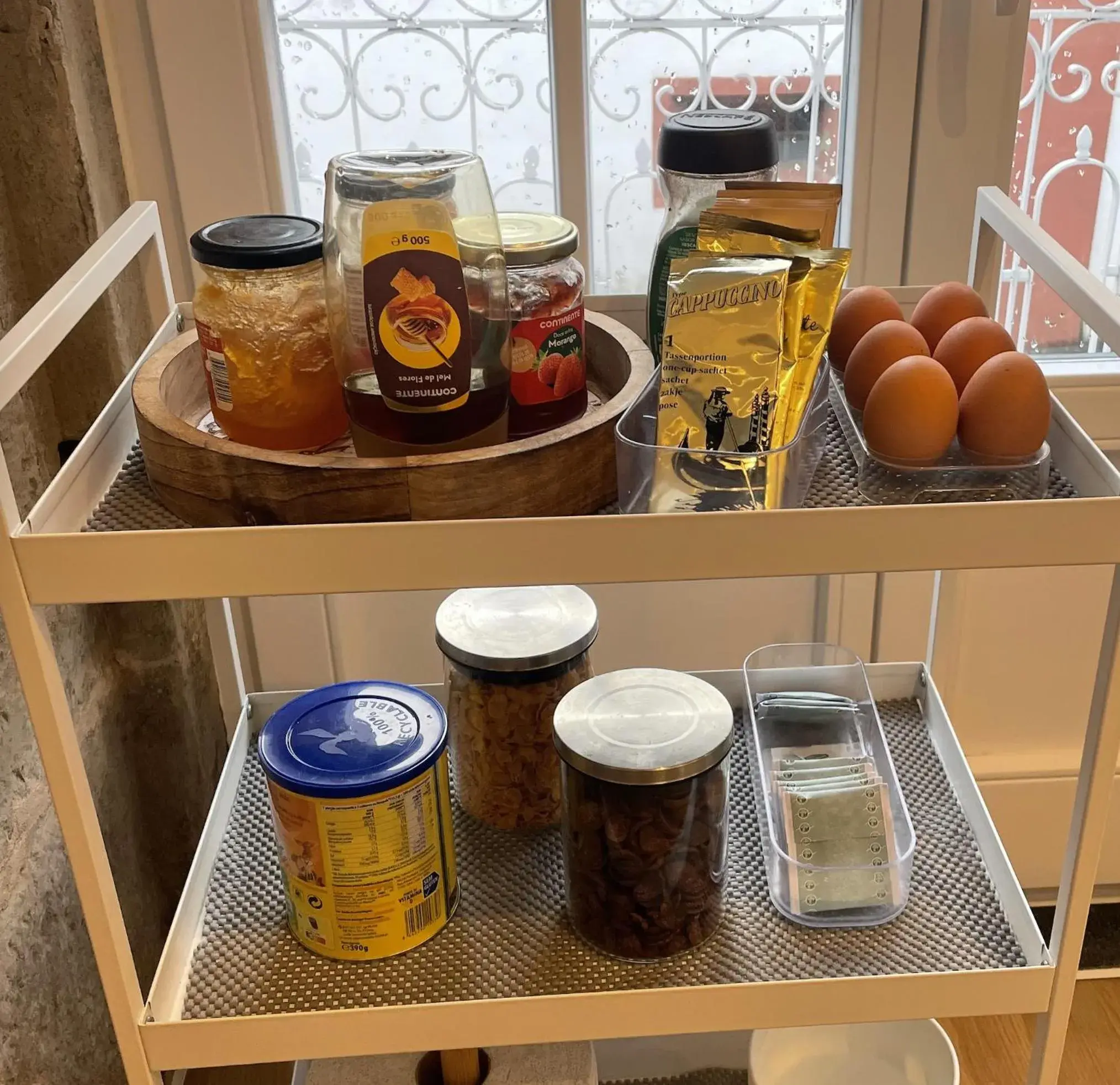 Breakfast in Partenope Hostel and Suites Breakfast in Partenope Hostel and Suites