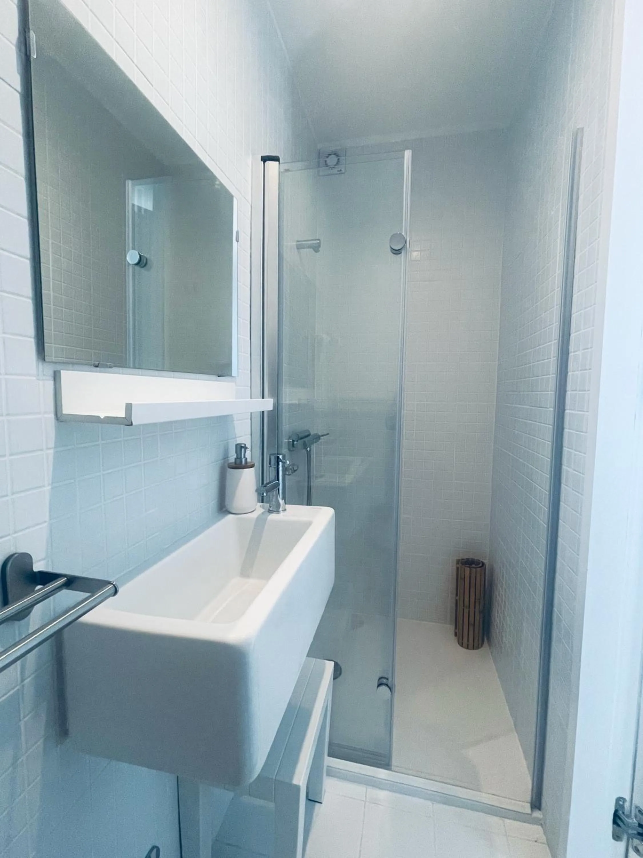 Bathroom in Partenope Hostel and Suites