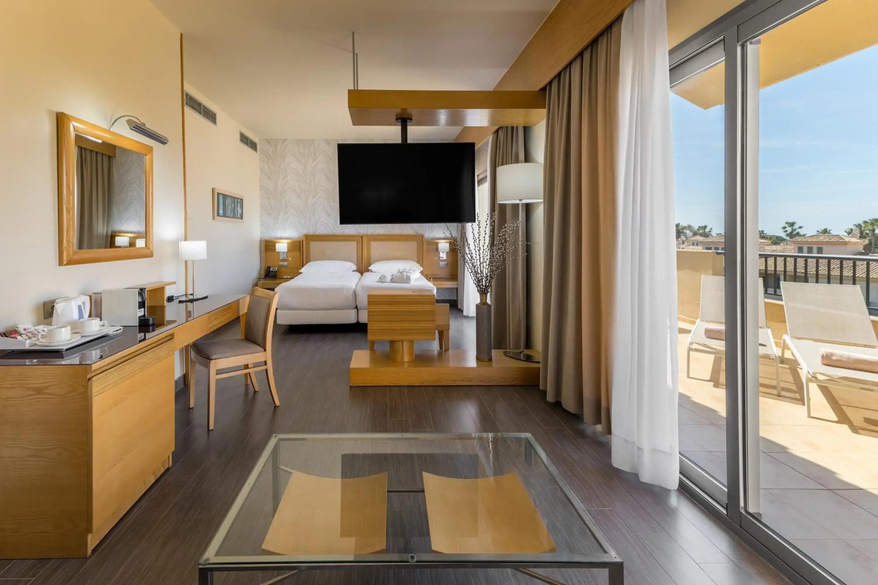 TV and multimedia, Bed in Elba Costa Ballena Beach & Thalasso Resort TV and multimedia, Bed in Elba Costa Ballena Beach & Thalasso Resort