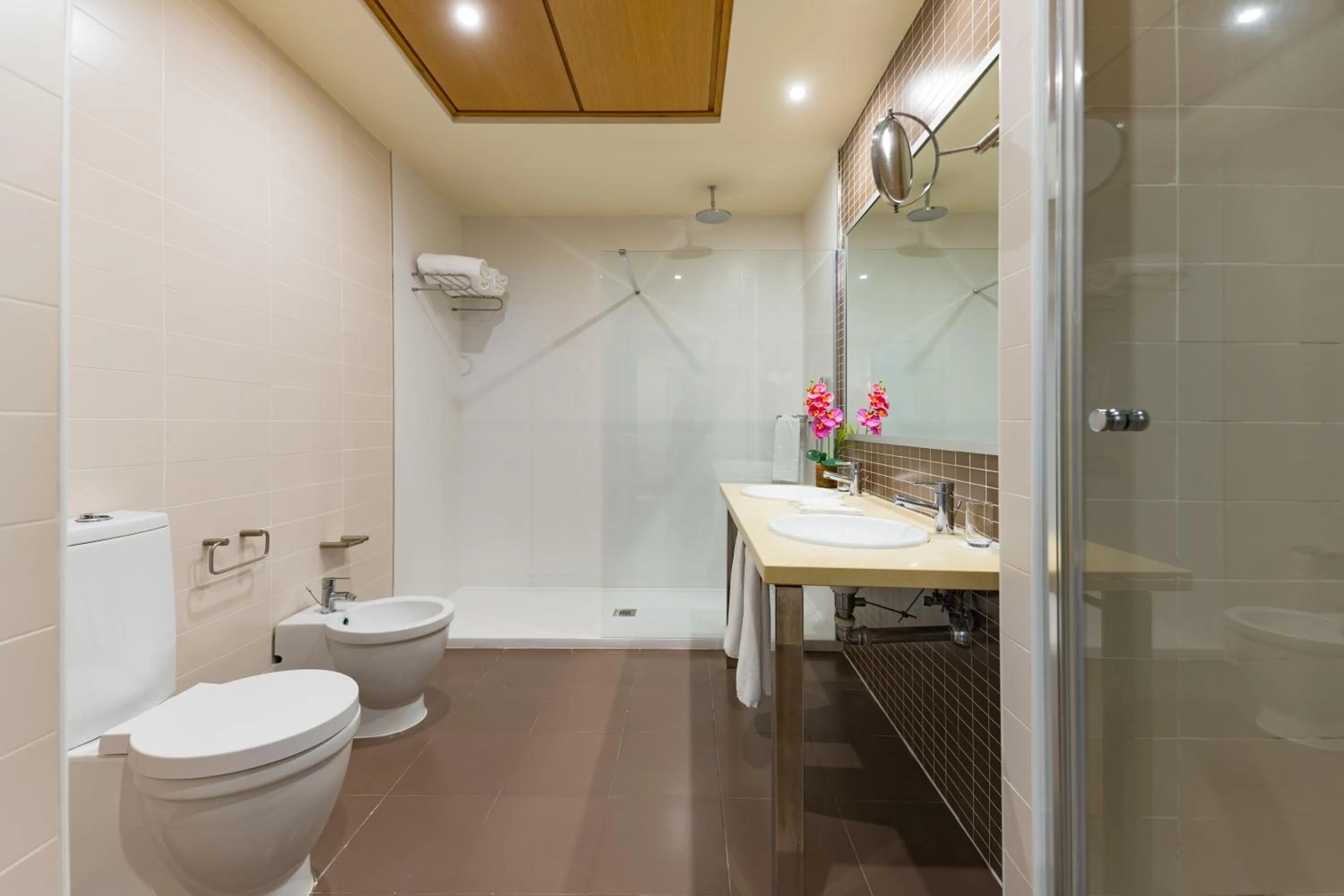 Bathroom in Elba Costa Ballena Beach & Thalasso Resort