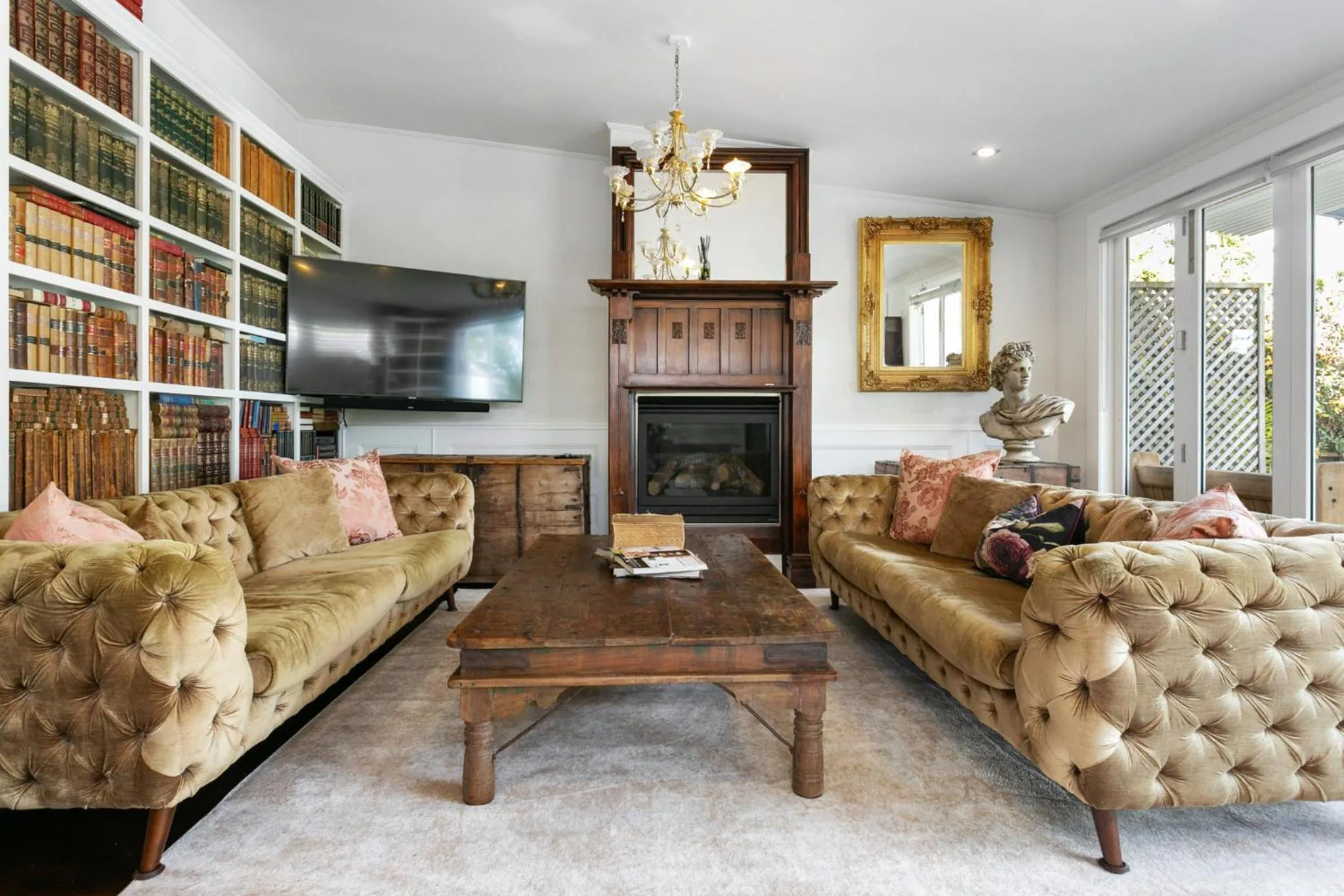Living room in Freemans Bay Home by Urban Rest