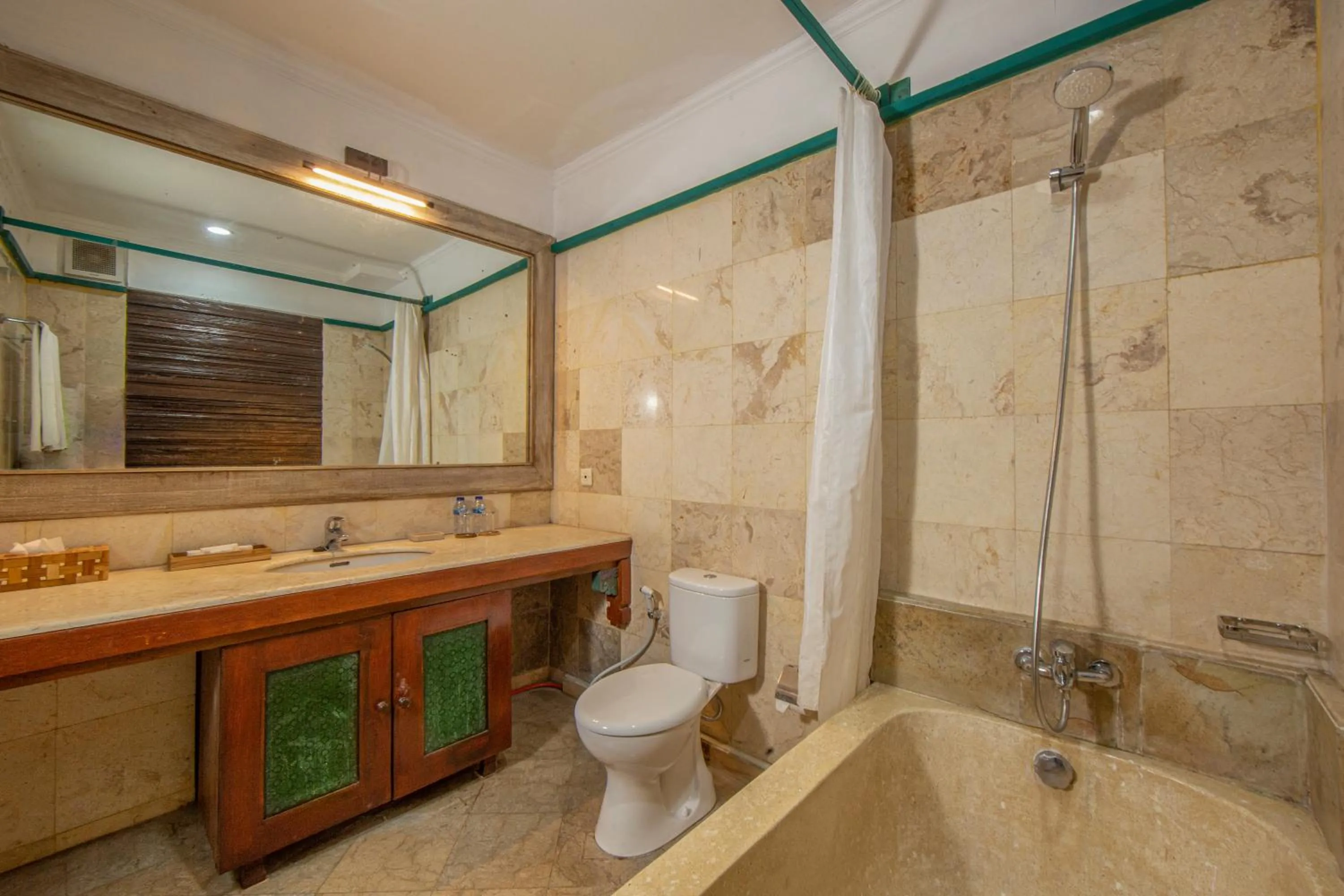 Bathroom in Alam Puri Art Museum and Villas