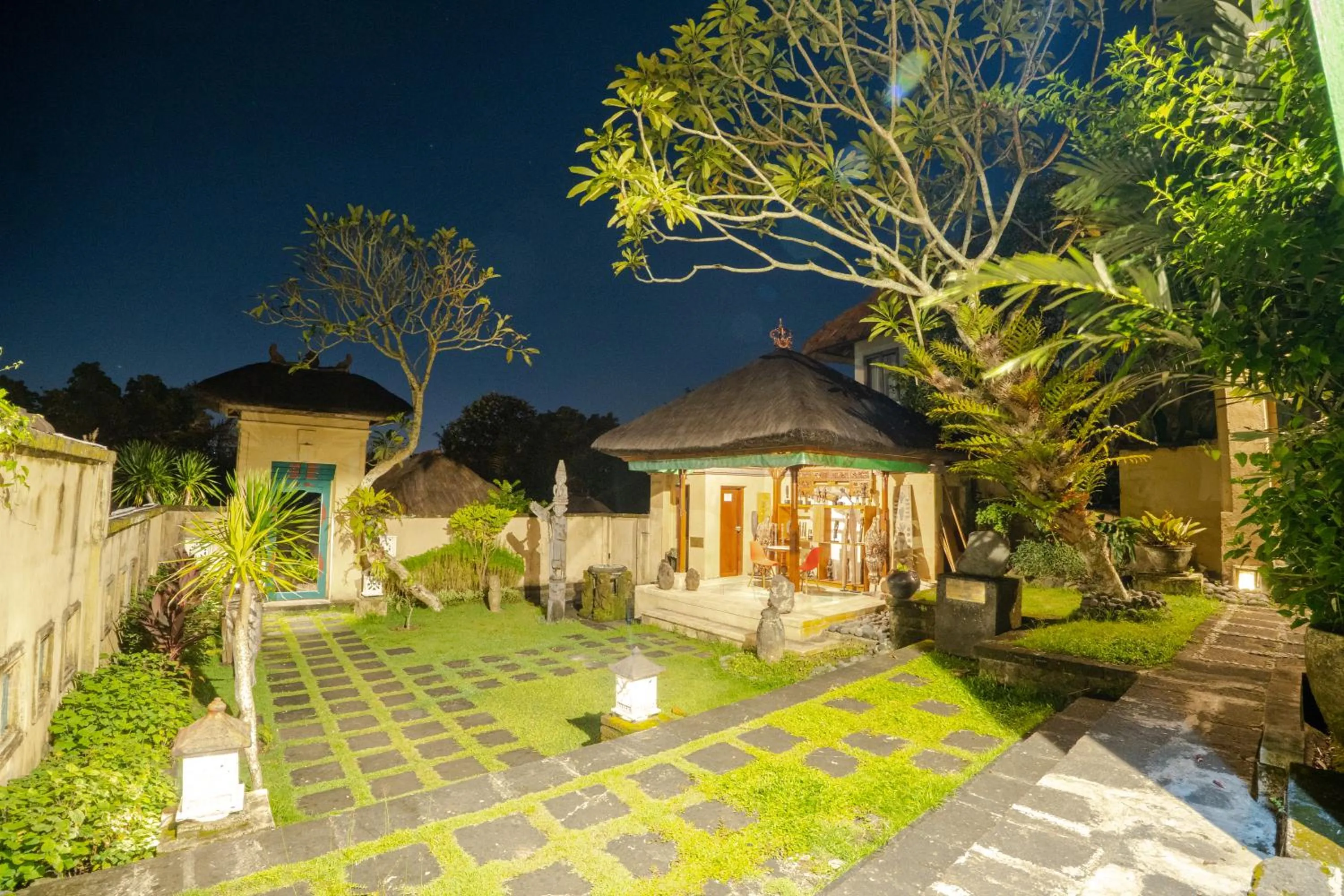 Lobby or reception in Alam Puri Art Museum and Villas