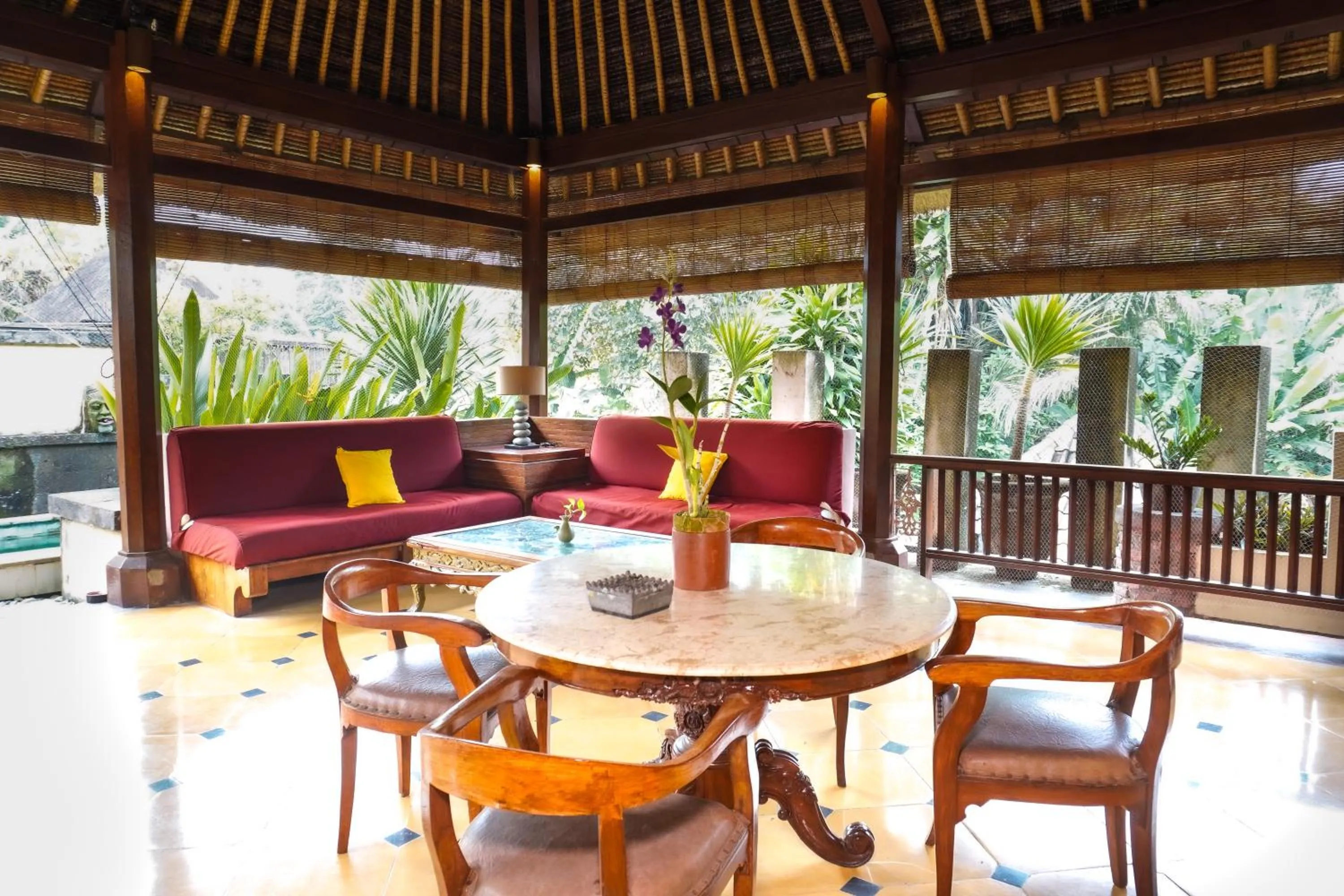 Seating area in Alam Puri Art Museum and Villas