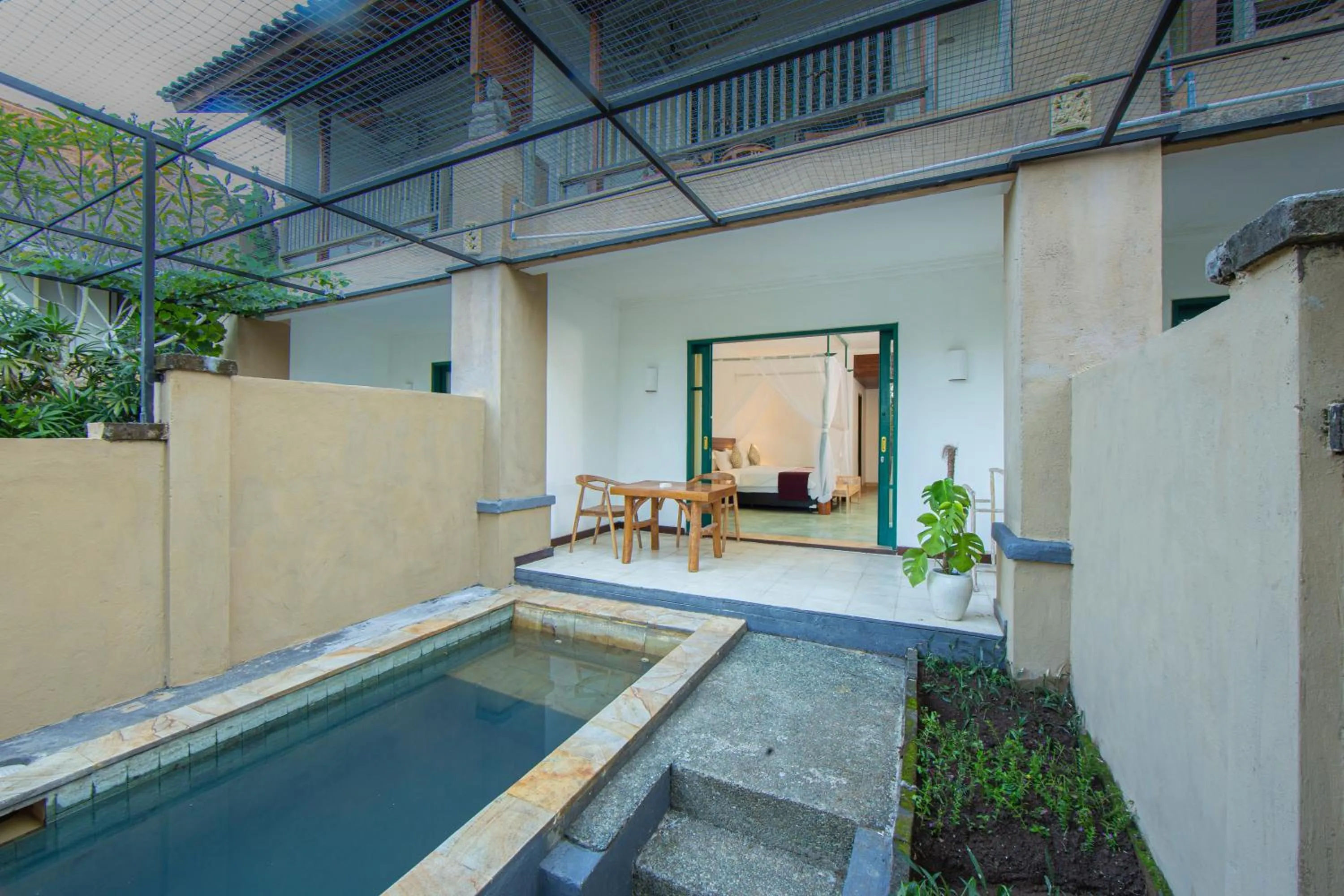 Pool view in Alam Puri Art Museum and Villas