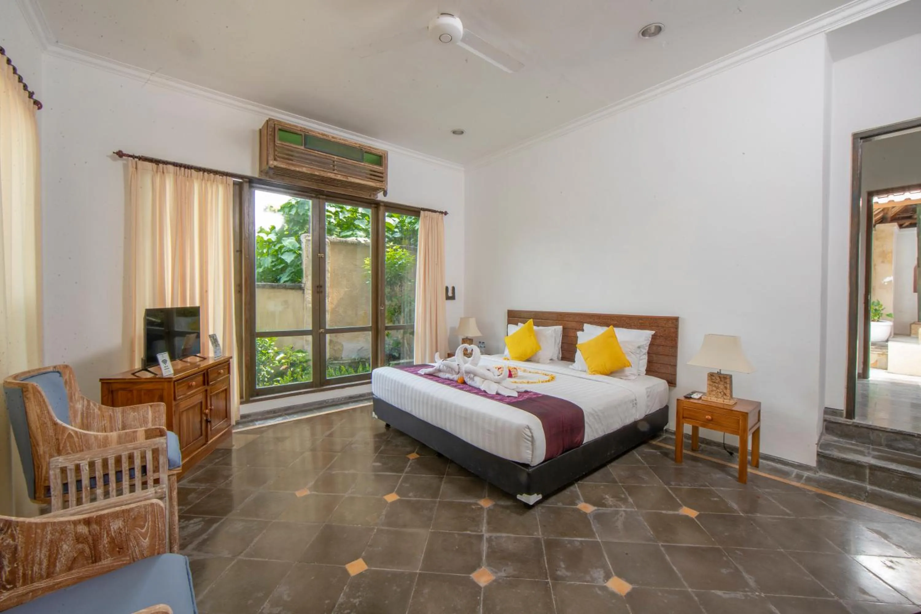 Photo of the whole room, Bed in Alam Puri Art Museum and Villas