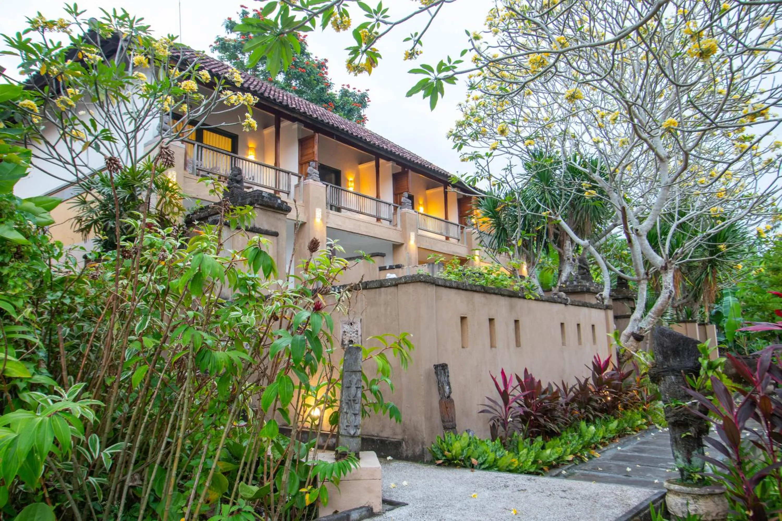 Property building in Alam Puri Art Museum and Villas