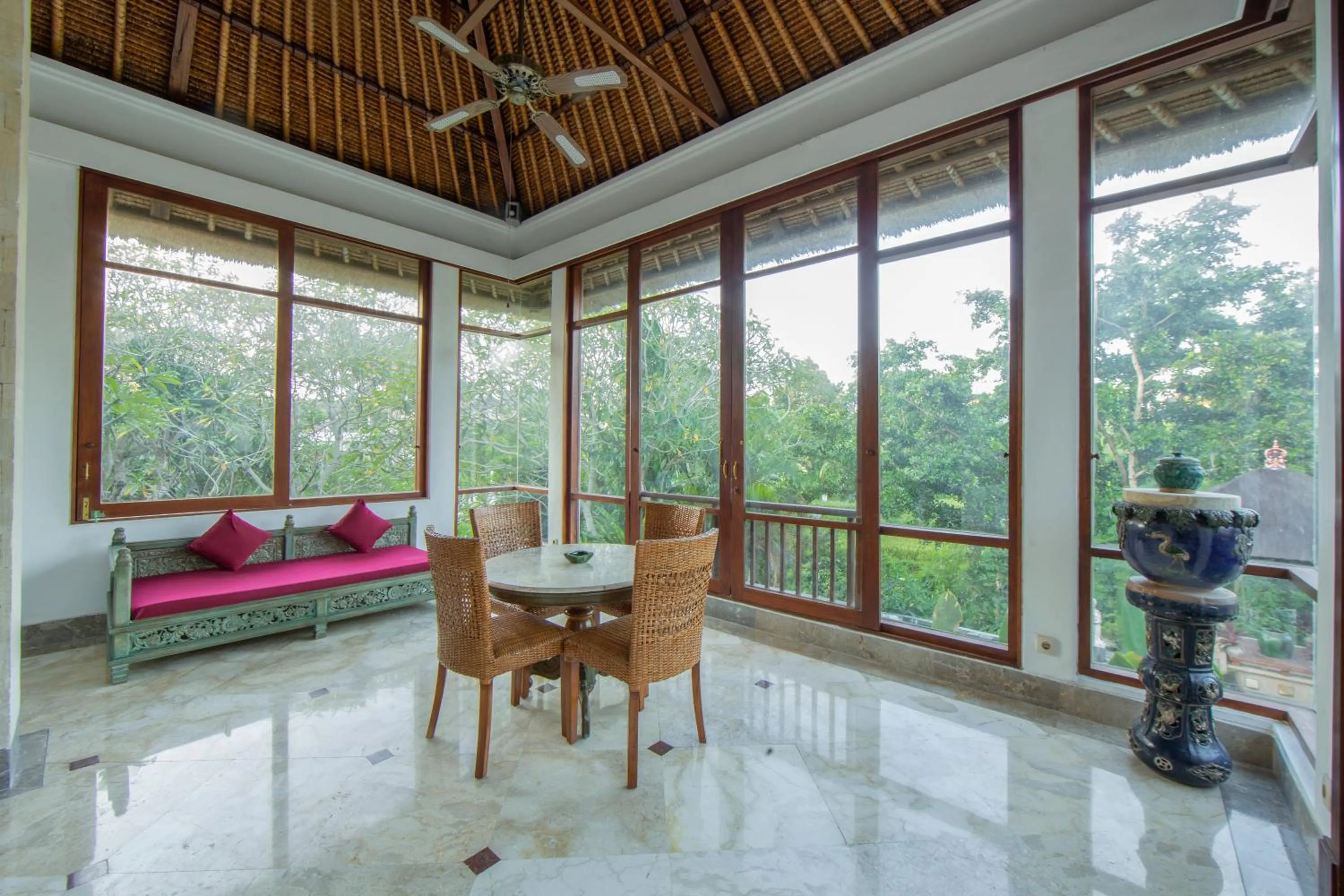 Garden in Alam Puri Art Museum and Villas