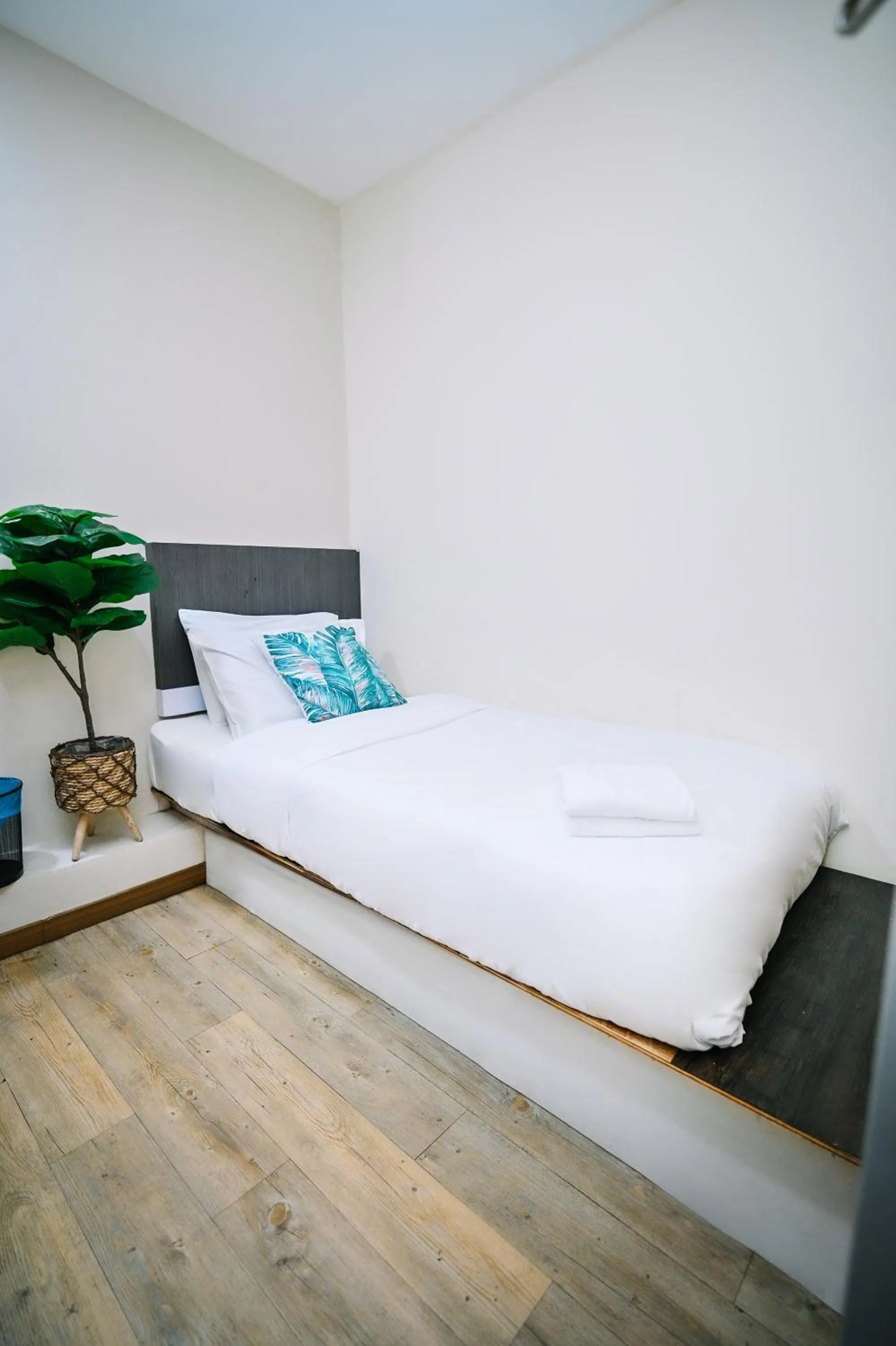 Bed in Swing & Pillows - My Home Hotel Wangsa Maju