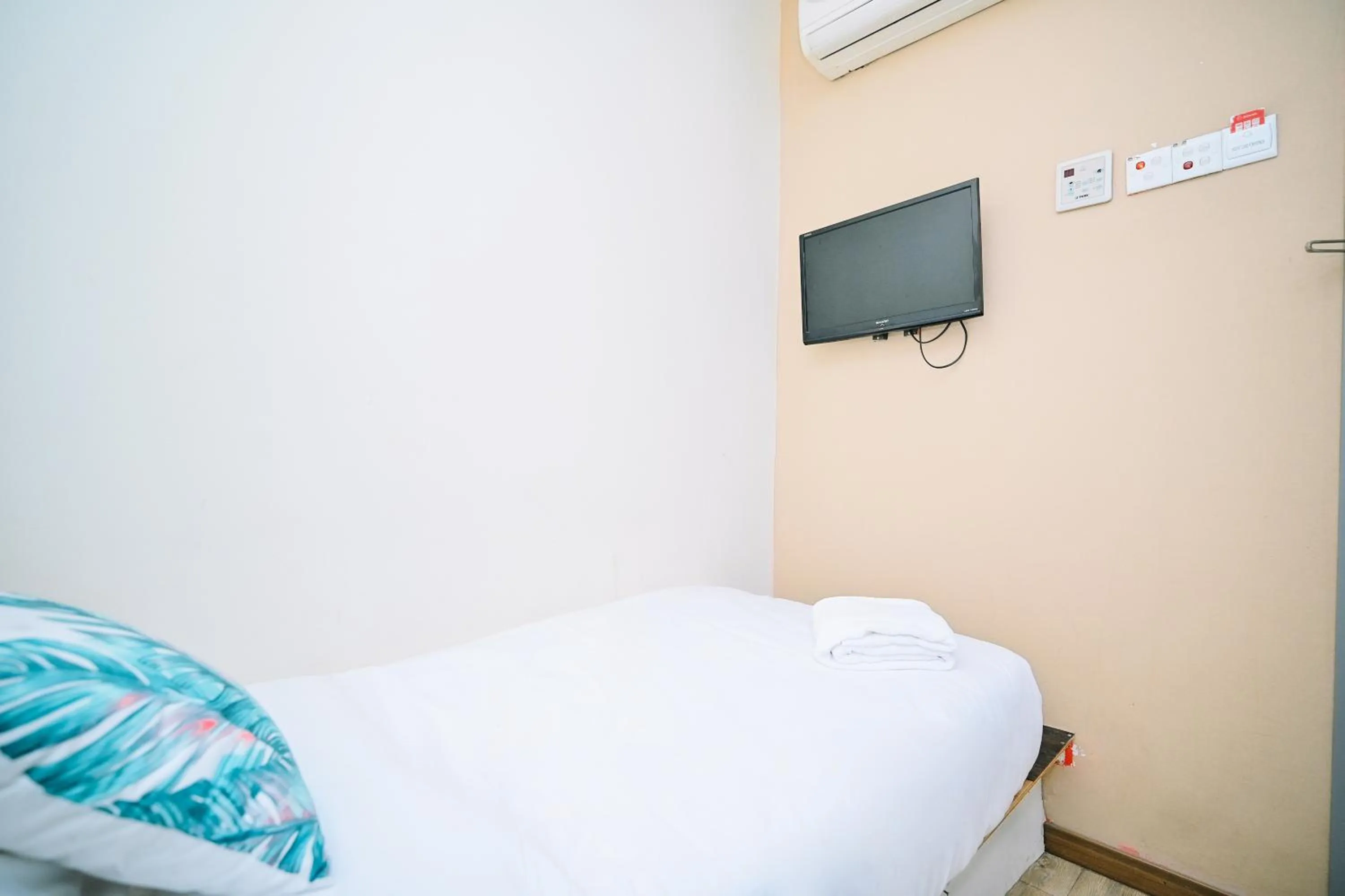 Bed in Swing & Pillows - My Home Hotel Wangsa Maju