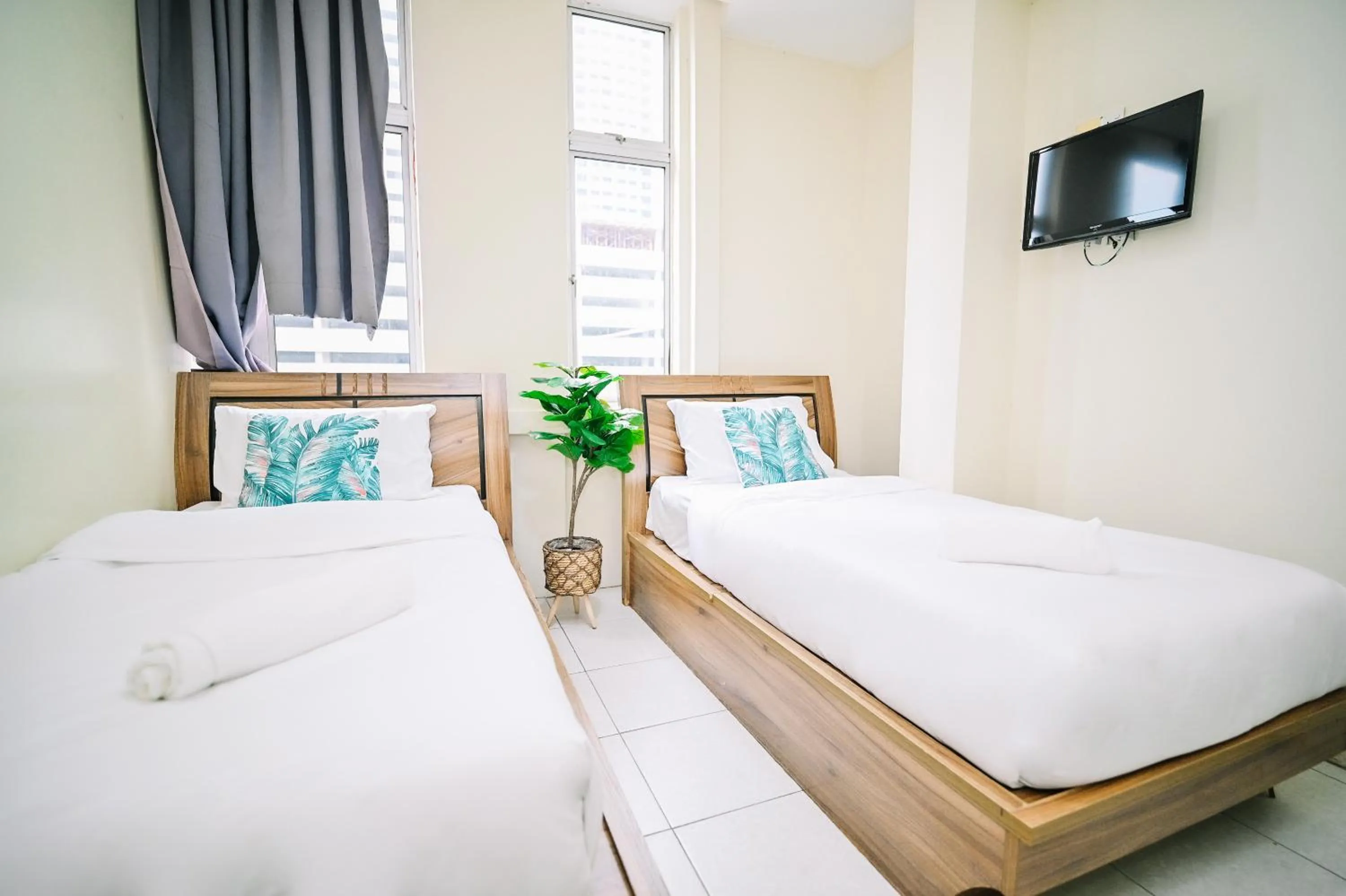 Photo of the whole room, Bed in Swing & Pillows - My Home Hotel Wangsa Maju