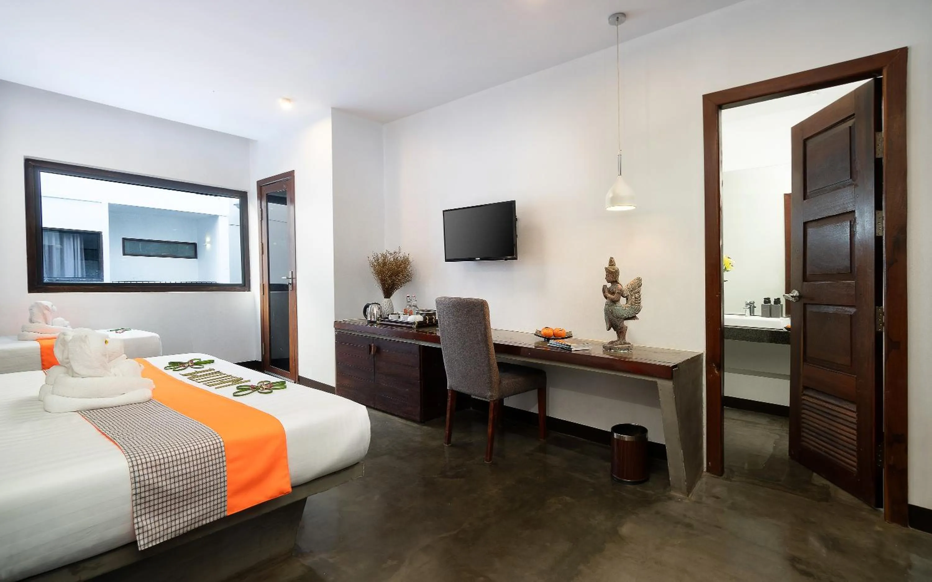 Bed in The Calm Oasis