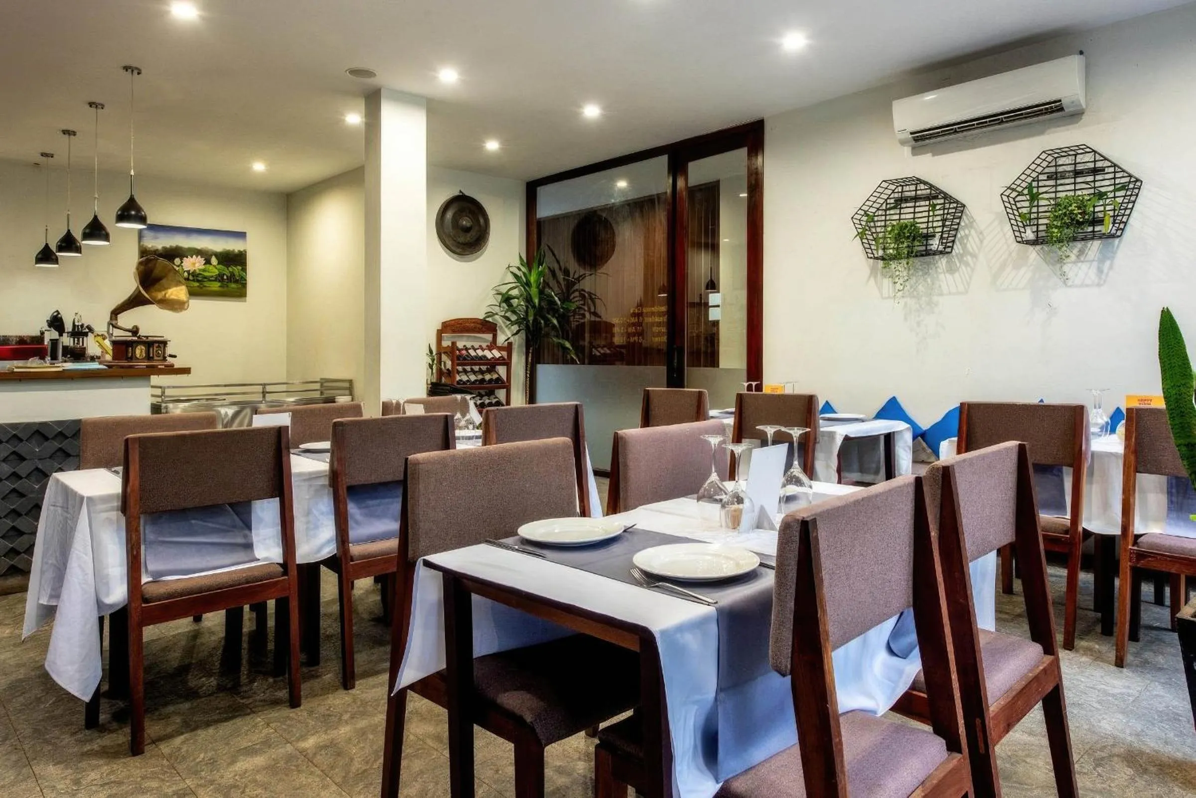 Restaurant/places to eat in The Calm Oasis