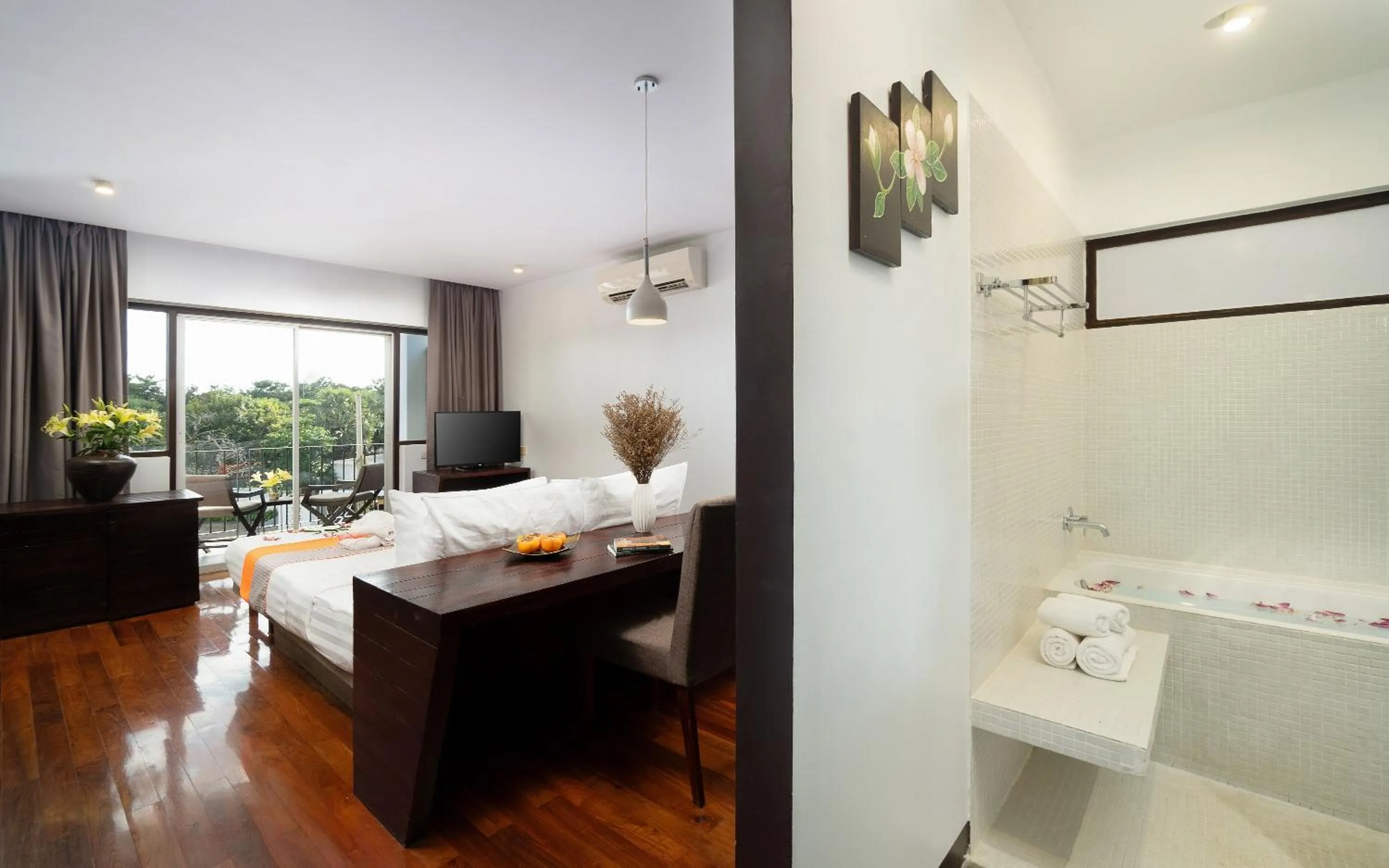 Bed in The Calm Oasis