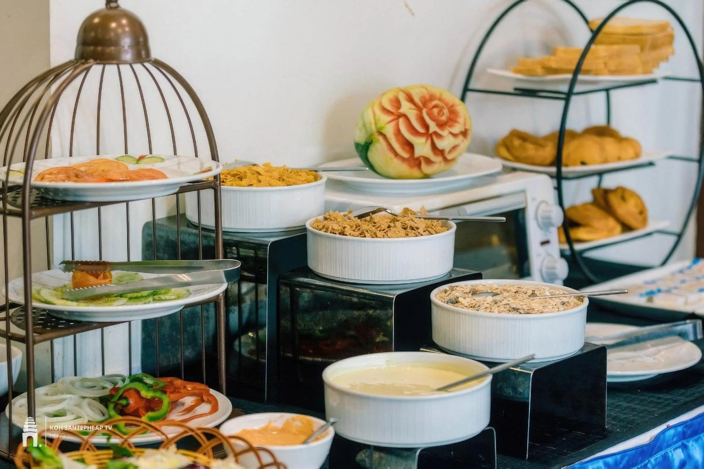 Breakfast in The Calm Oasis