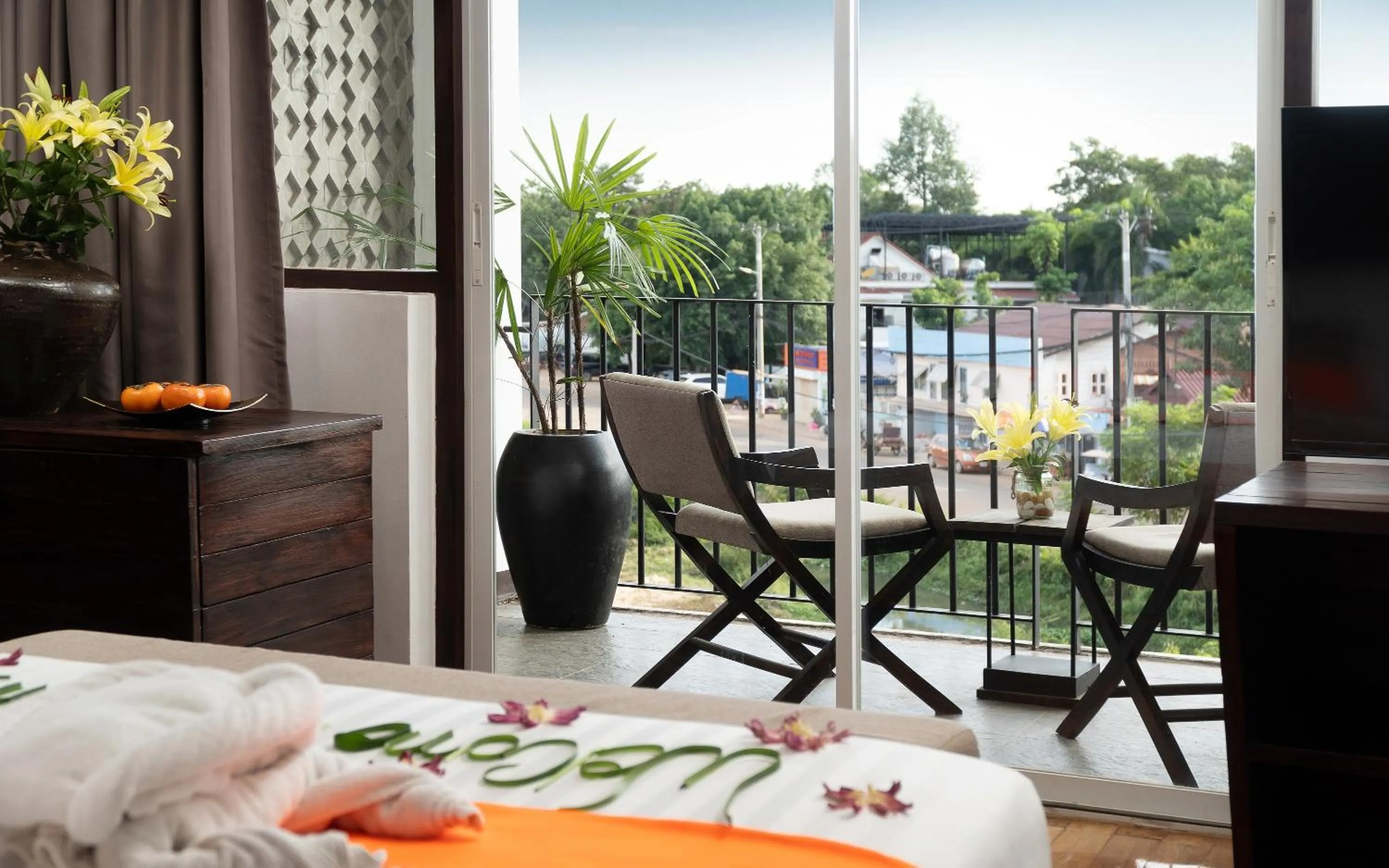 Bed in The Calm Oasis