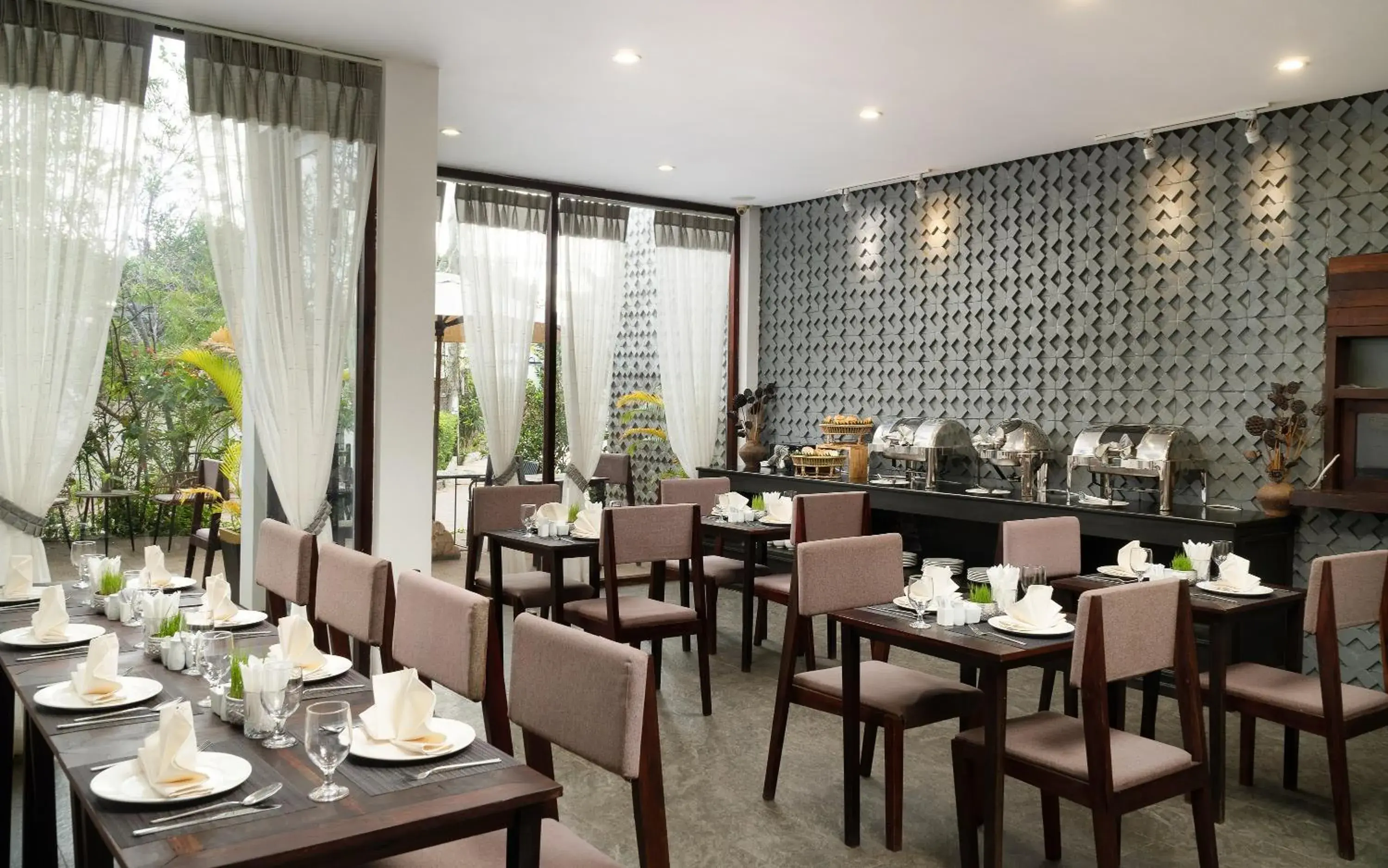 Restaurant/places to eat in The Calm Oasis Restaurant/places to eat in The Calm Oasis