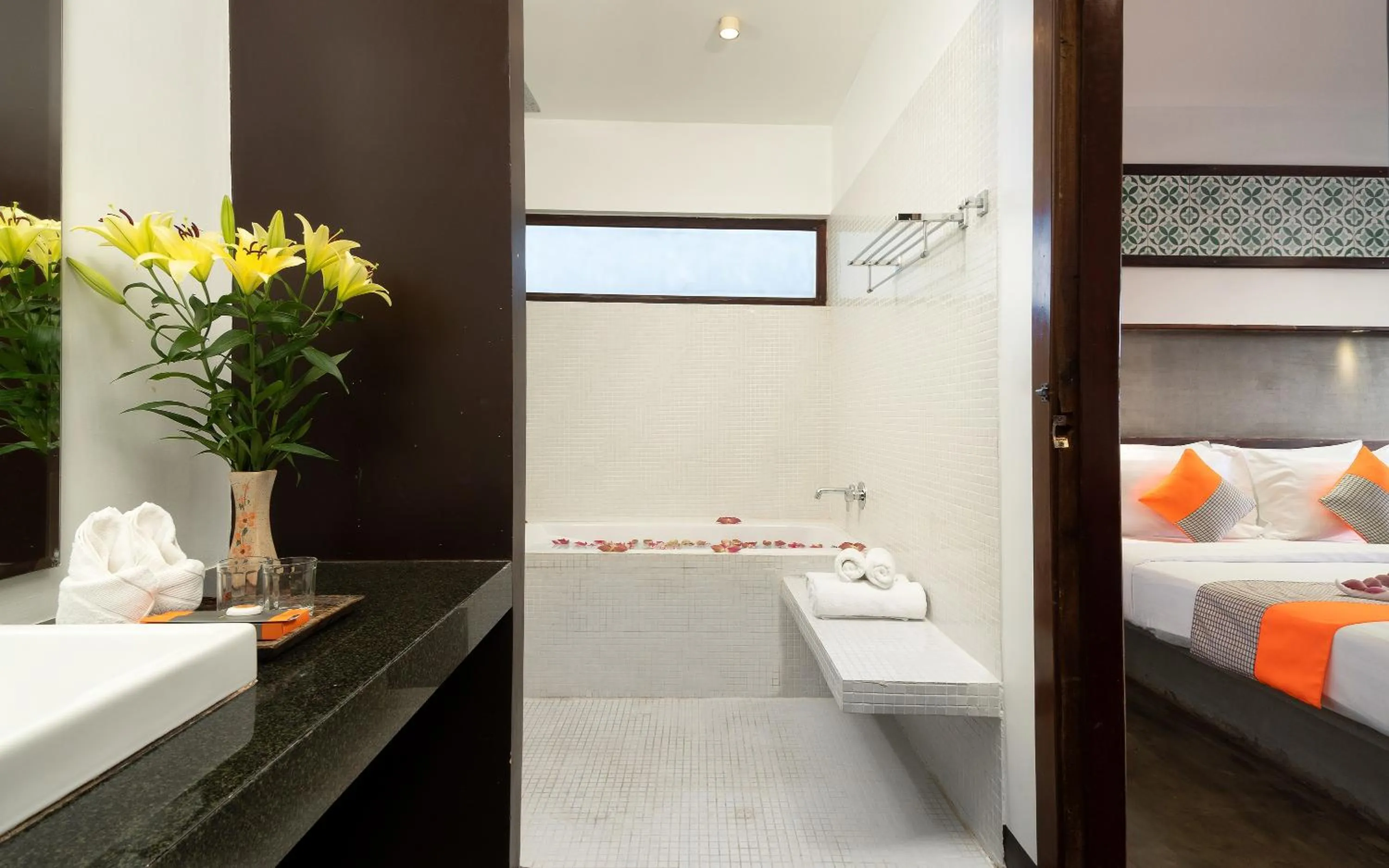 Bathroom, Bed in The Calm Oasis