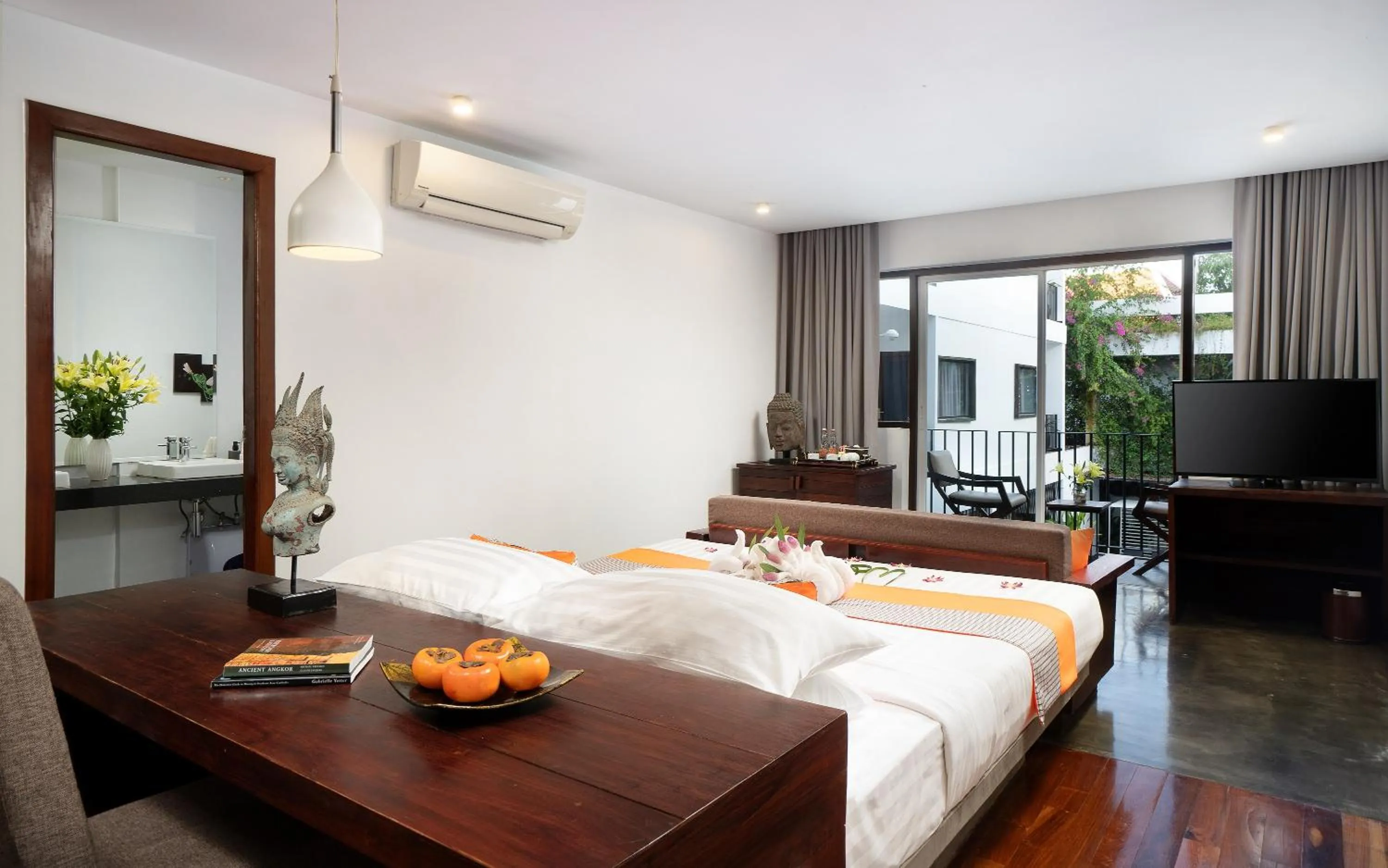 Bed in The Calm Oasis