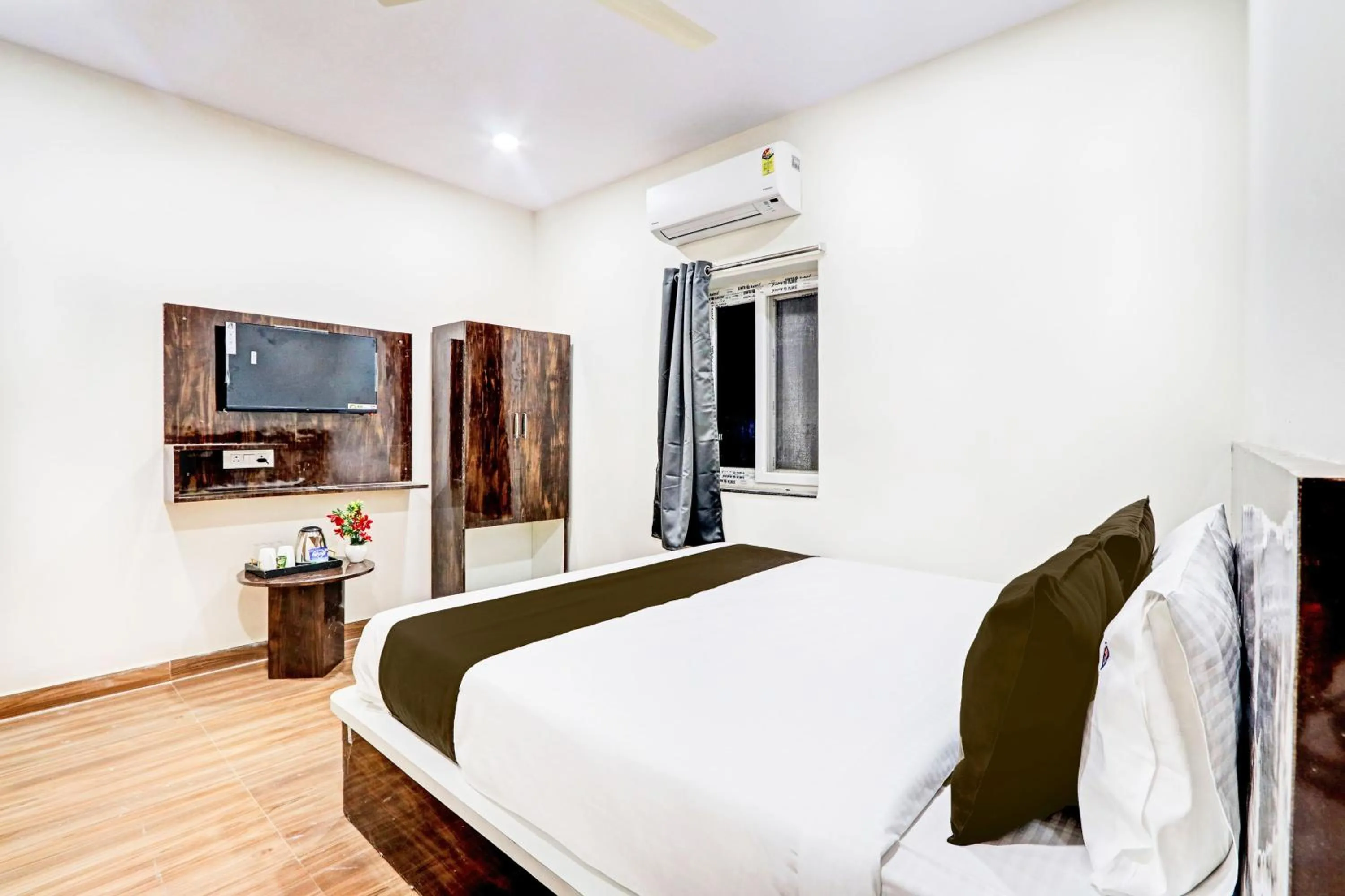 Bedroom, Bed in Hotel O RB @ KOMPALLY