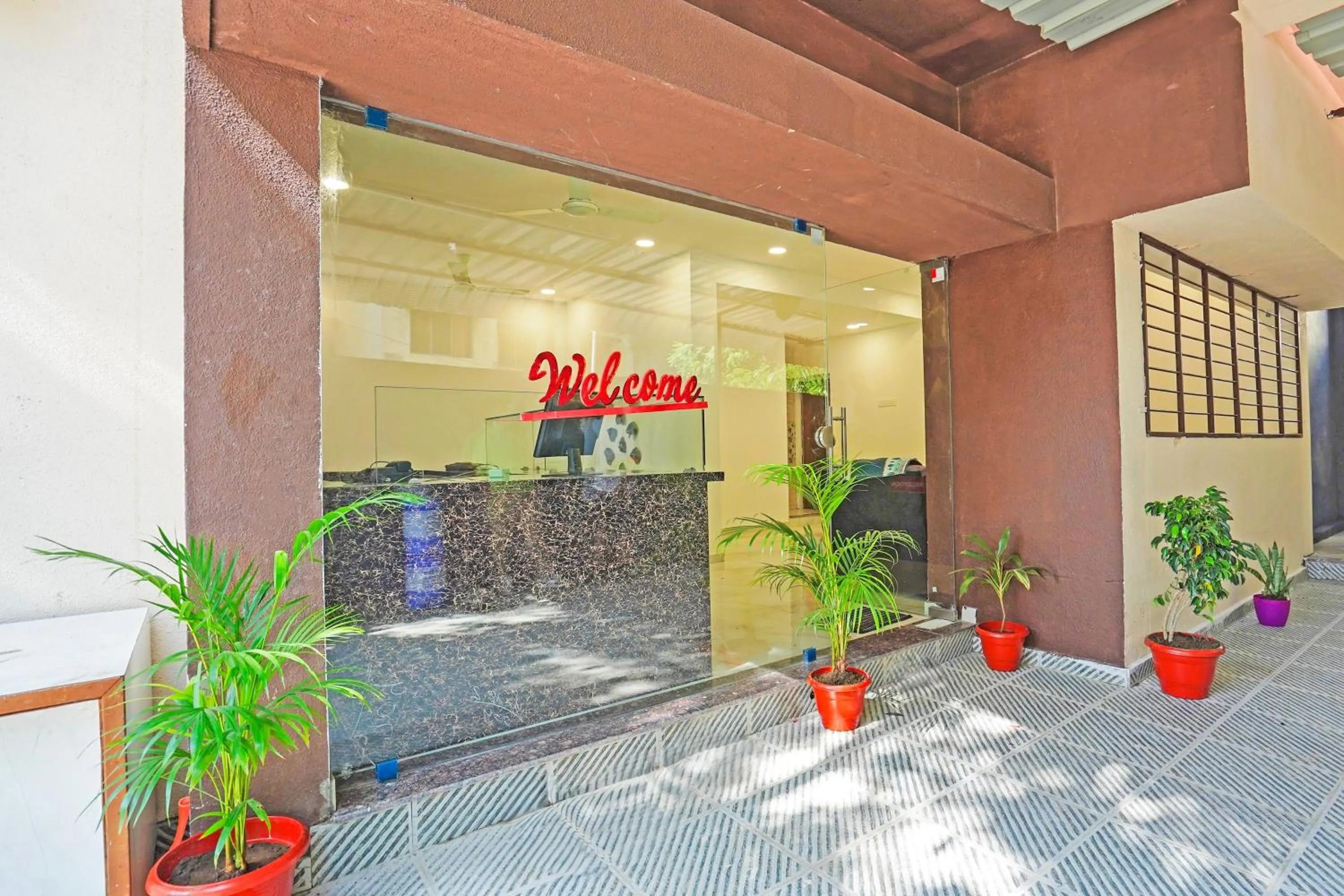 Facade/entrance in Super Hotel O Sunshine Villa