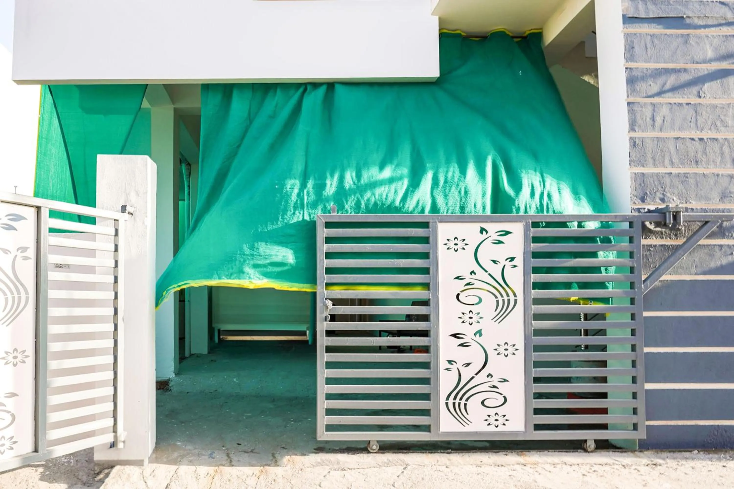 Facade/entrance in Hotel O CROWN