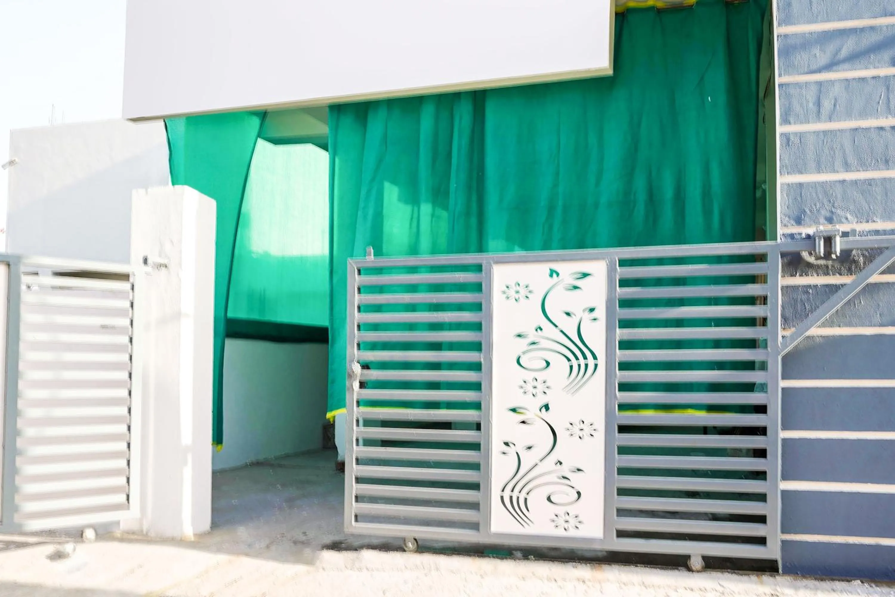 Facade/entrance in Hotel O CROWN