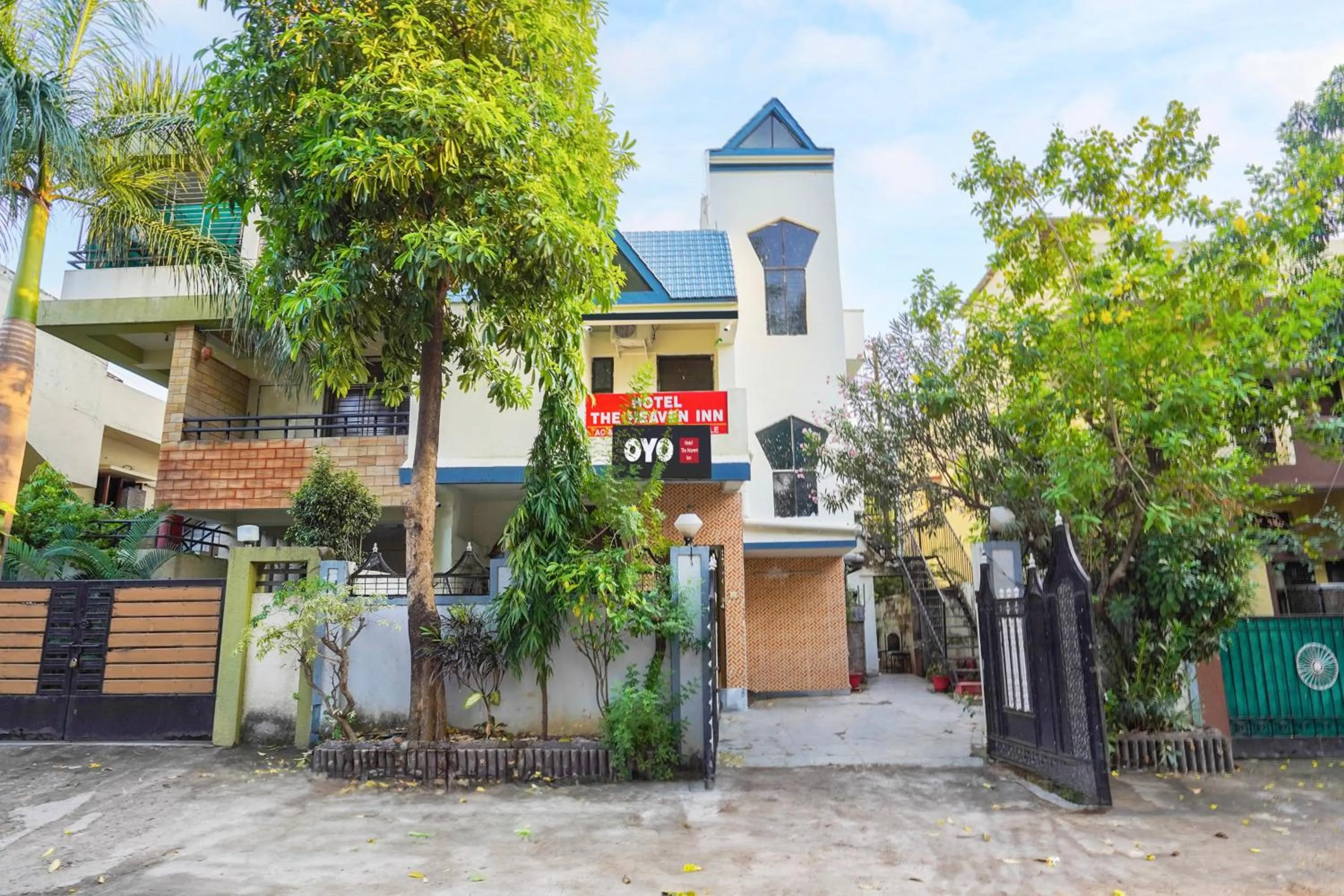 Facade/entrance in Hotel O The Heaven Inn