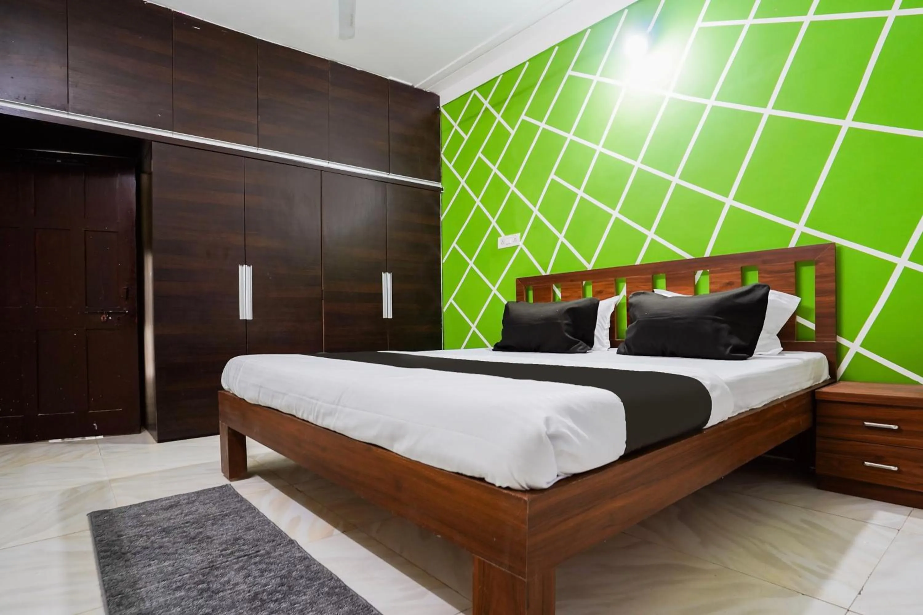 Bedroom, Bed in Hotel O The Heaven Inn