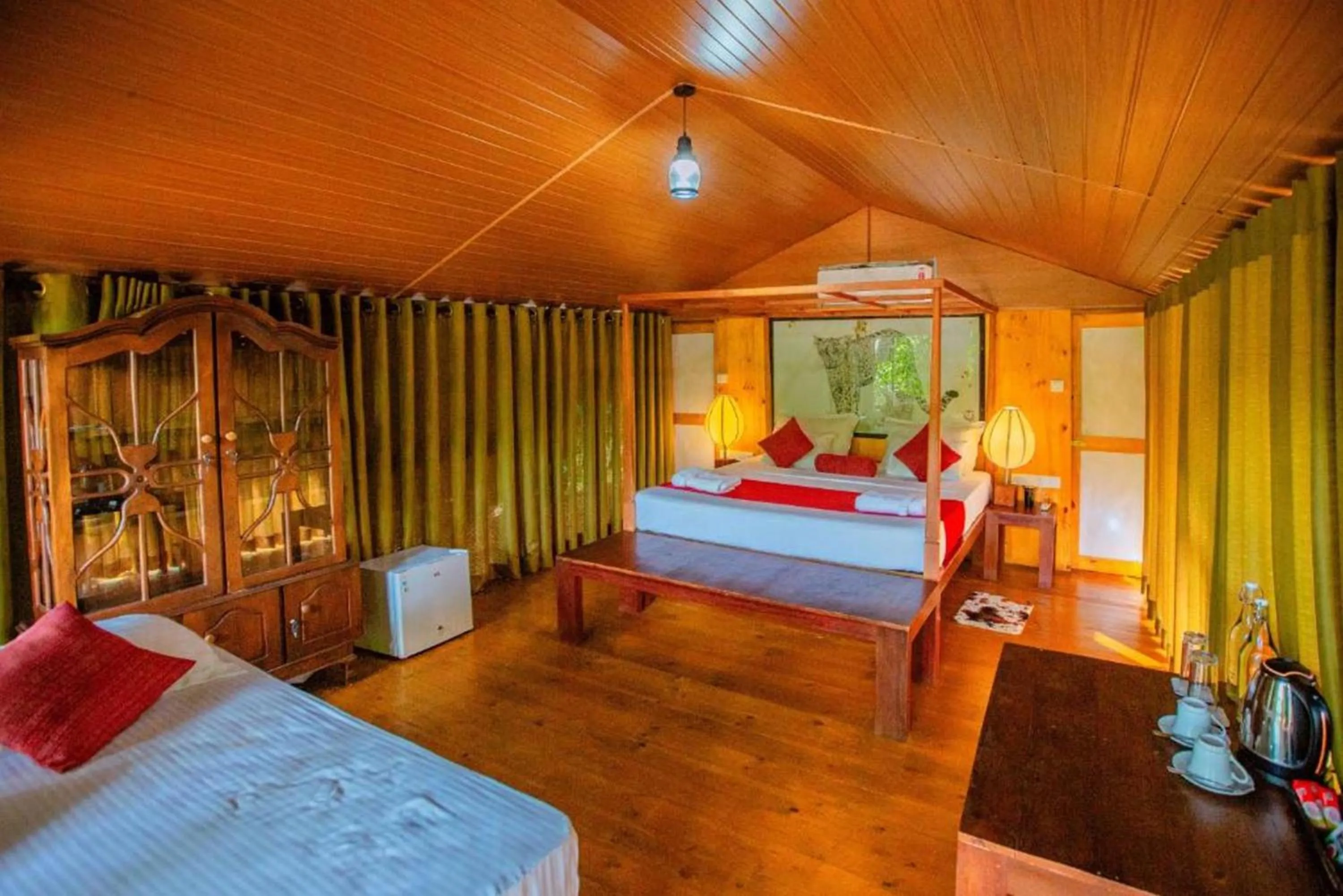 Superior Family Room - single occupancy in Lowin Yala