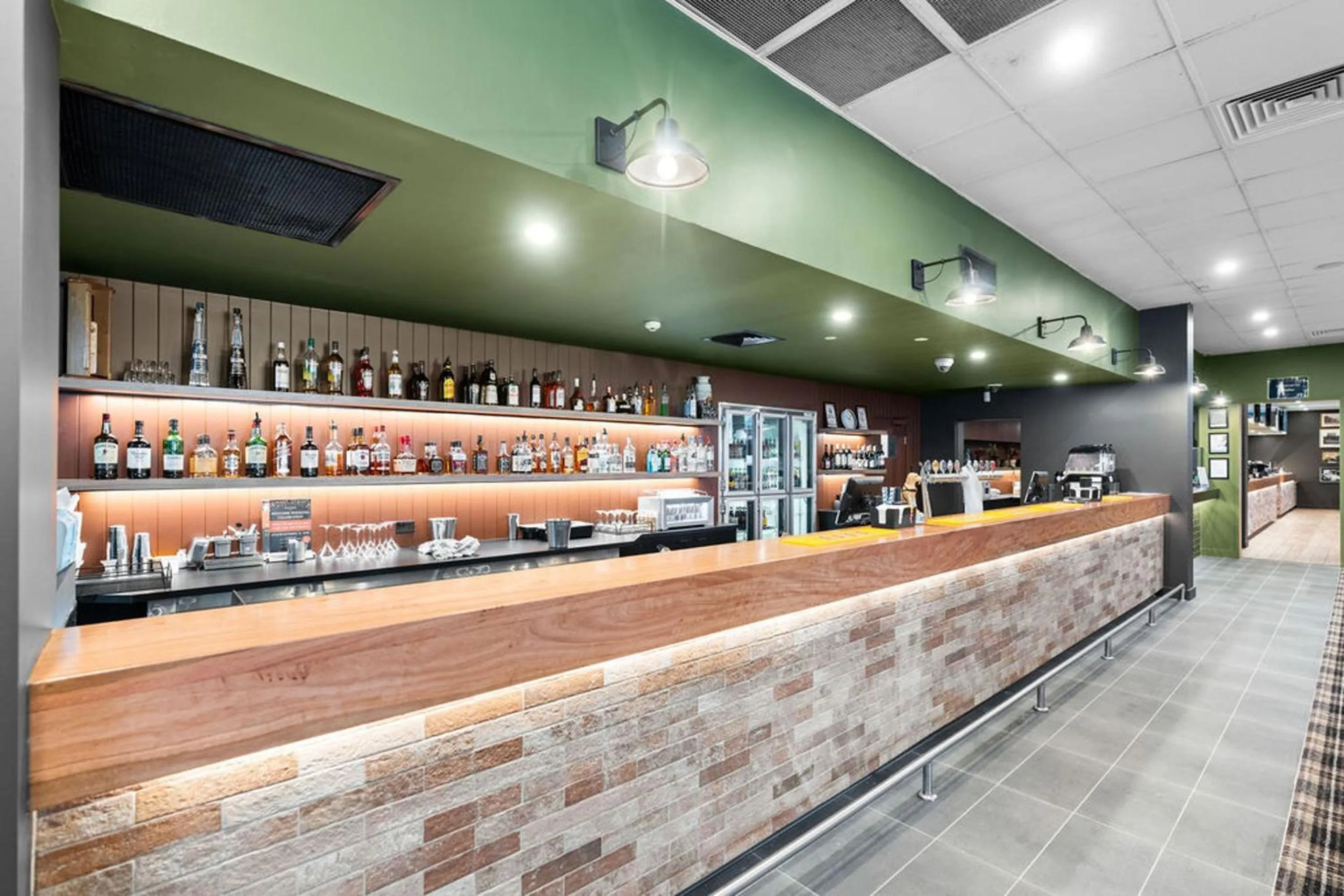 Lounge or bar in Morayfield Tavern