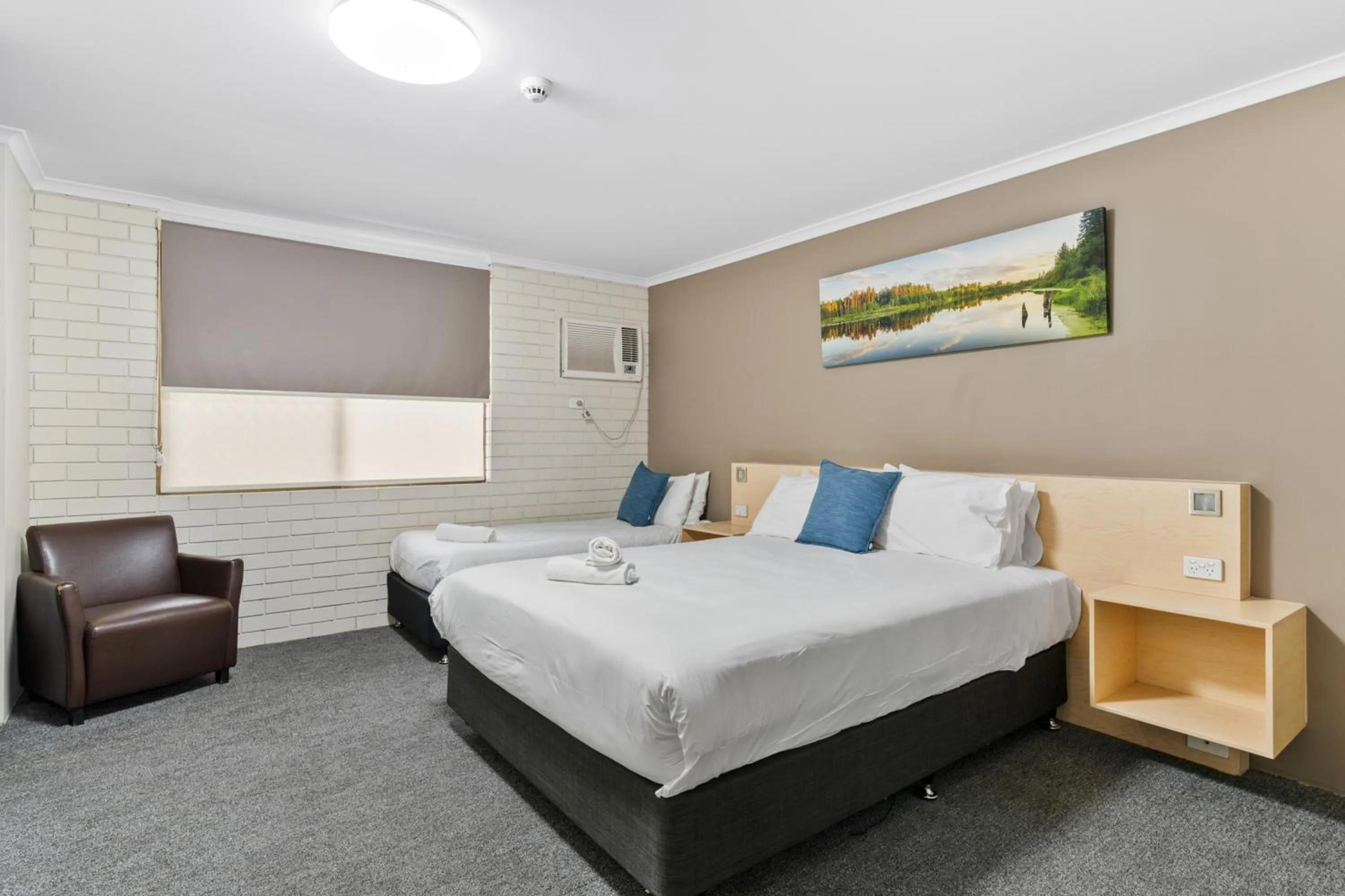 Bed in Morayfield Tavern