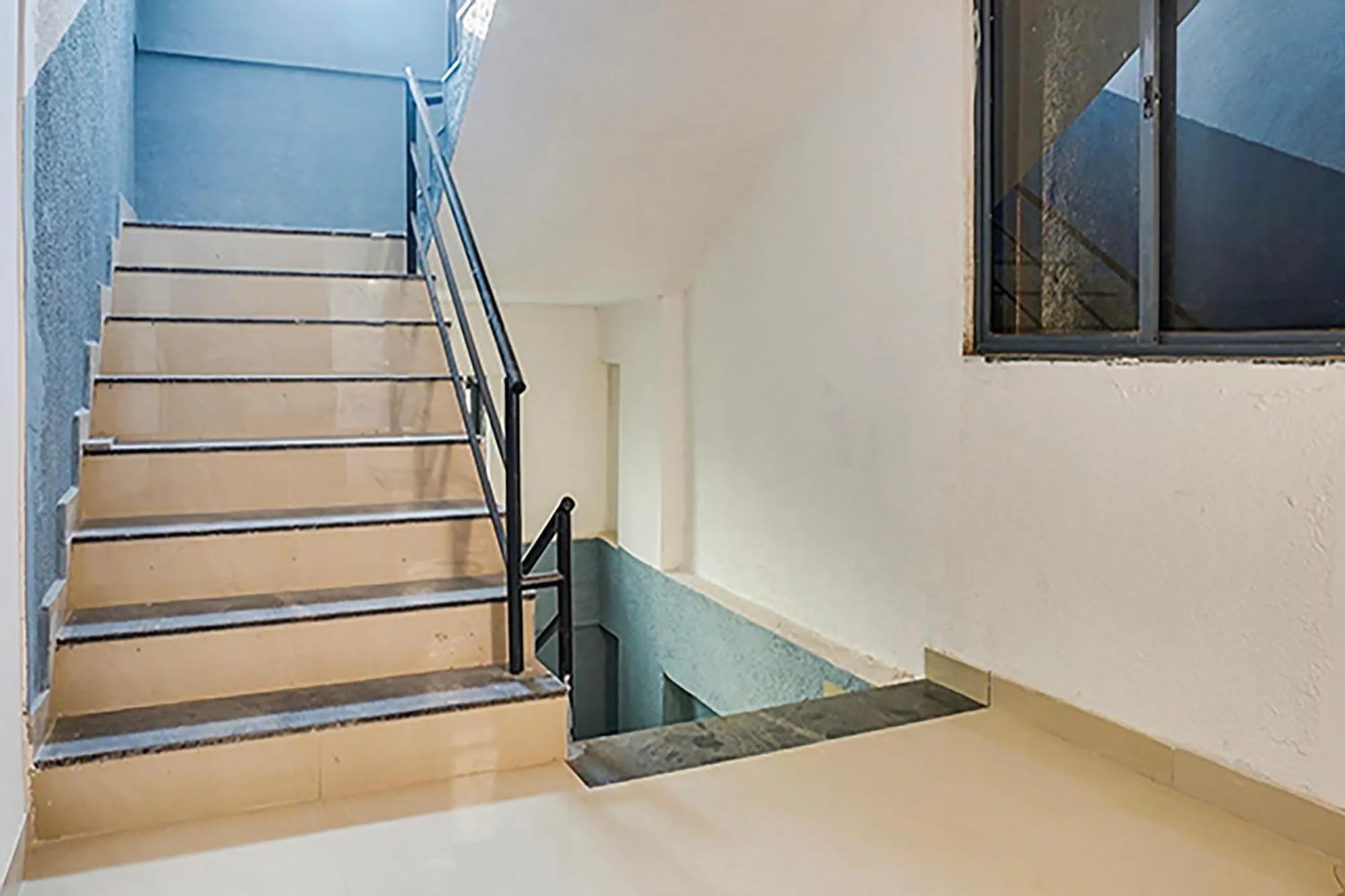 Lobby or reception in FabHotel Galaxy Airport Inn, Airport Road