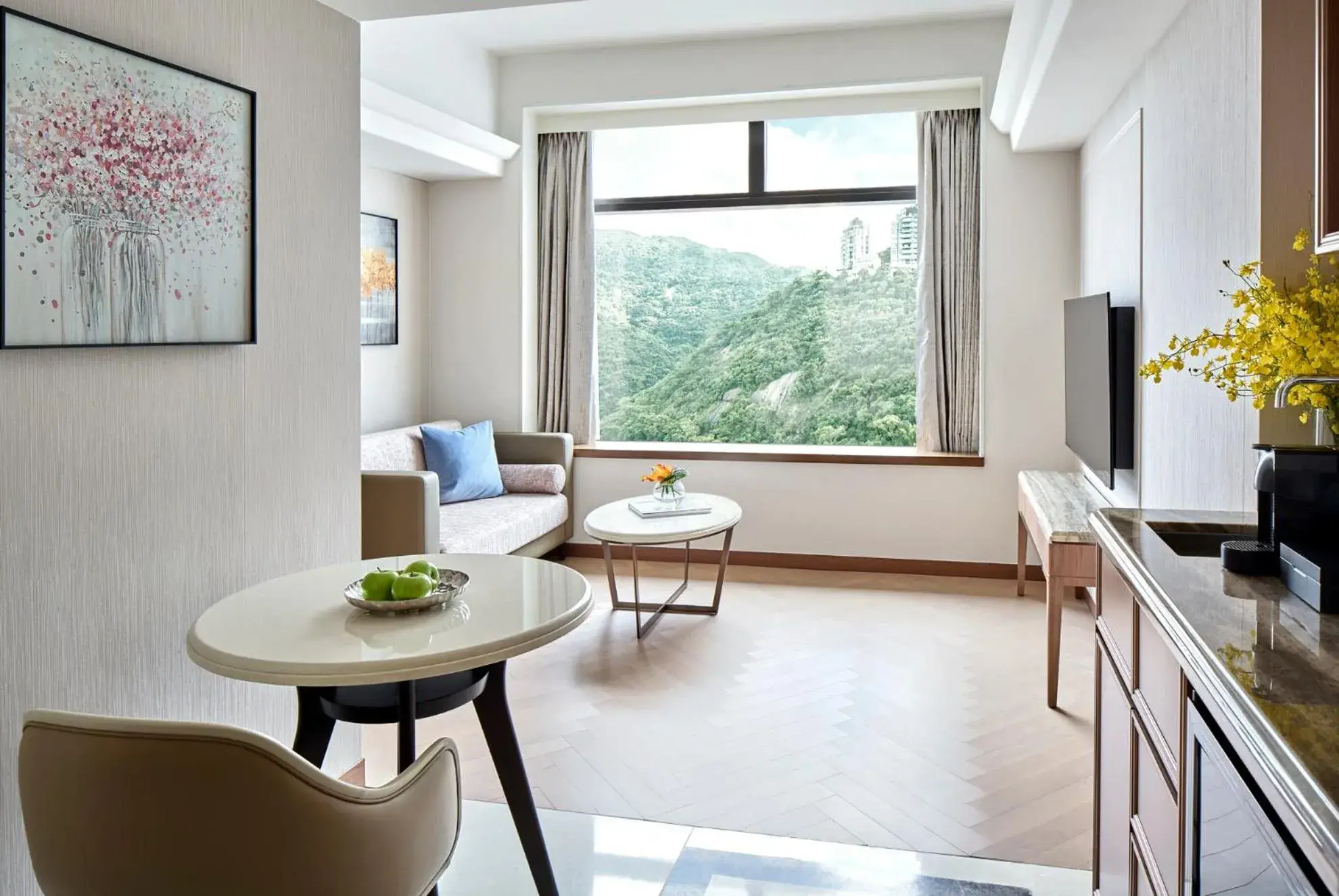 Deluxe Suite in Hopewell Hotel Deluxe Suite in Hopewell Hotel