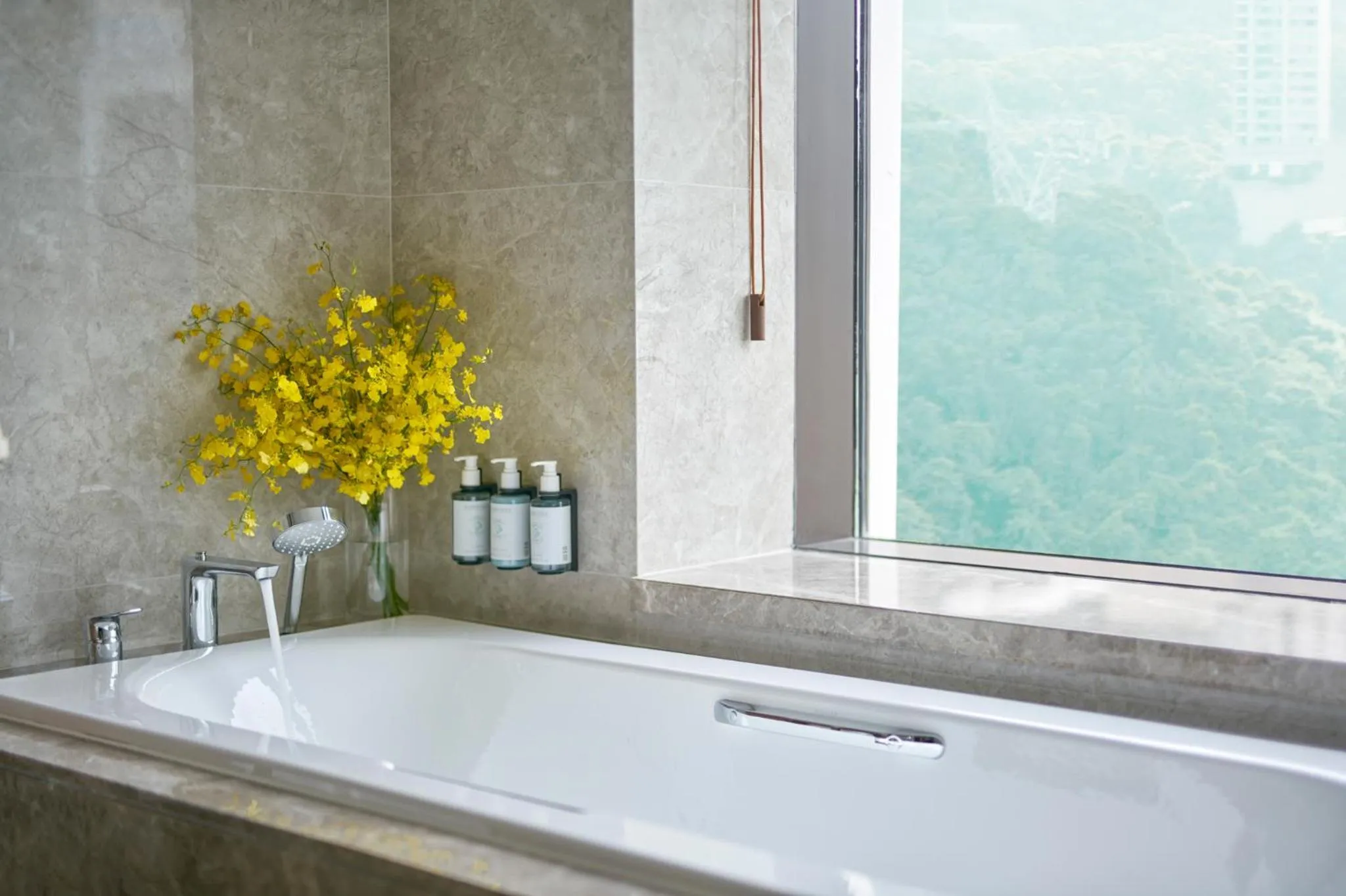 Bath in Hopewell Hotel