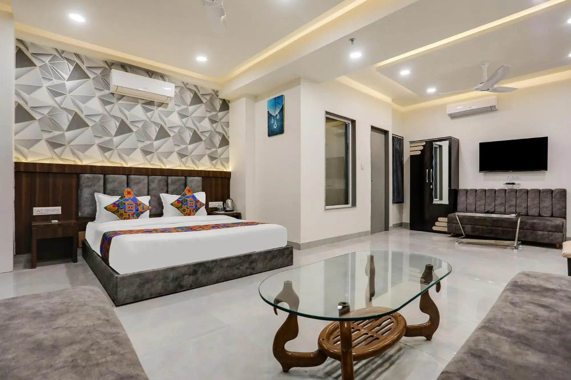 Suite - single occupancy in FabHotel Prime Panchwati Regency Suite - single occupancy in FabHotel Prime Panchwati Regency