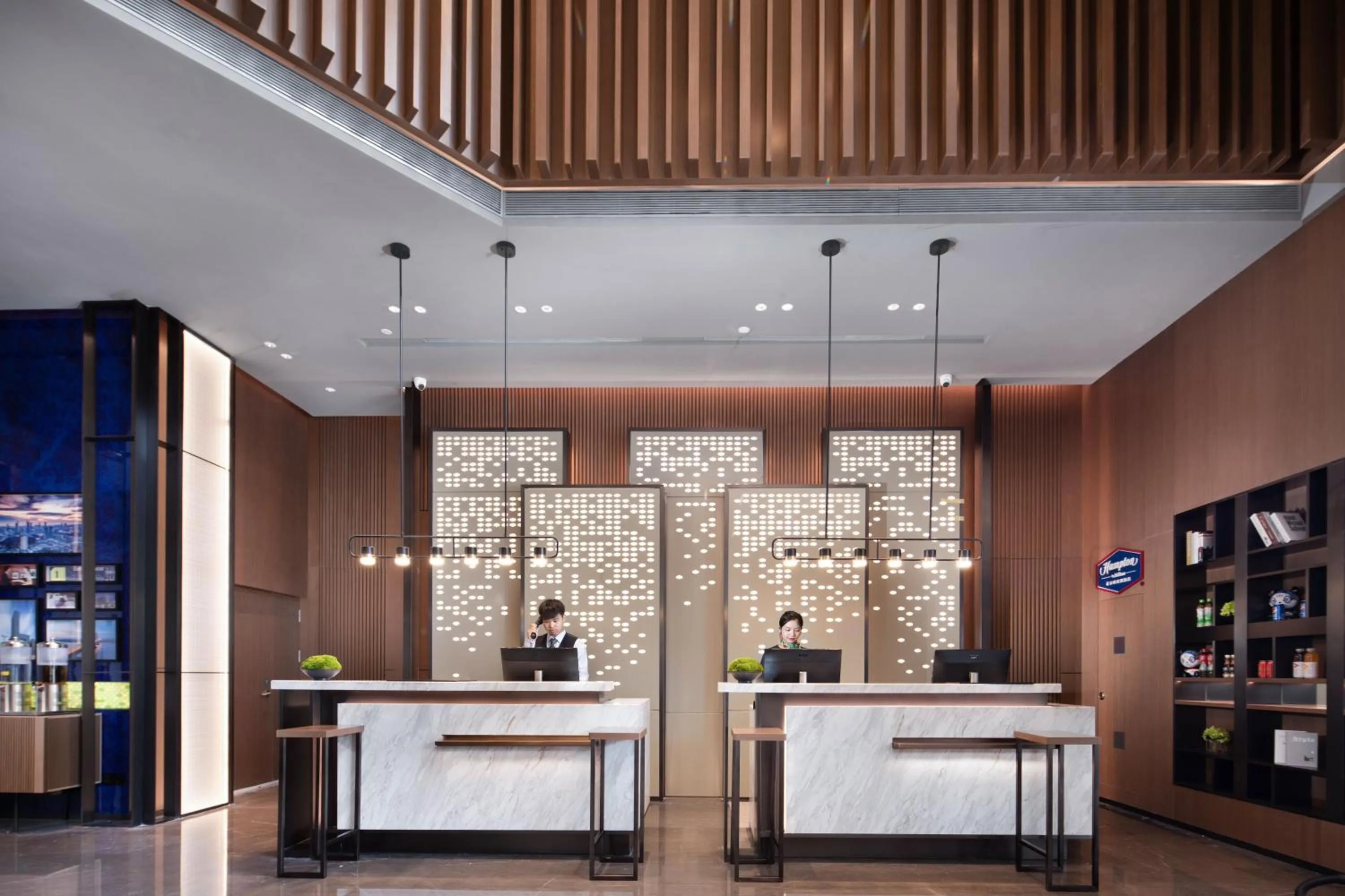 Lobby or reception in Hilton Hotel by Hampton Wuhan Zhongnan Street Branch