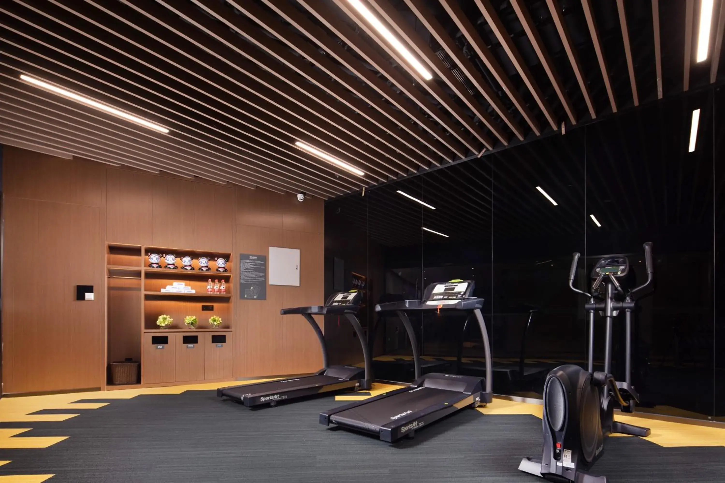 Fitness centre/facilities in Hilton Hotel by Hampton Wuhan Zhongnan Street Branch Fitness centre/facilities in Hilton Hotel by Hampton Wuhan Zhongnan Street Branch