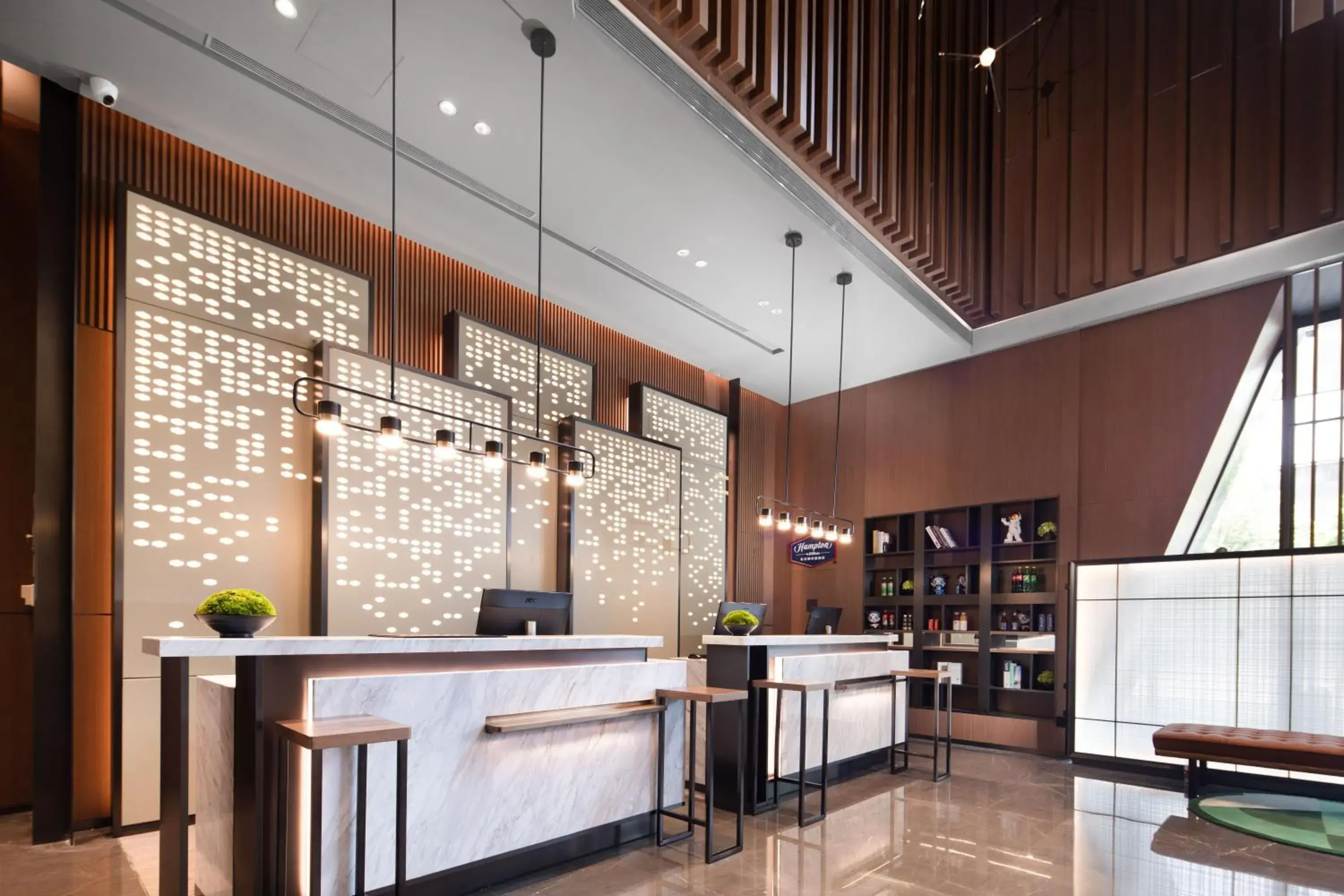 Lobby or reception in Hilton Hotel by Hampton Wuhan Zhongnan Street Branch Lobby or reception in Hilton Hotel by Hampton Wuhan Zhongnan Street Branch