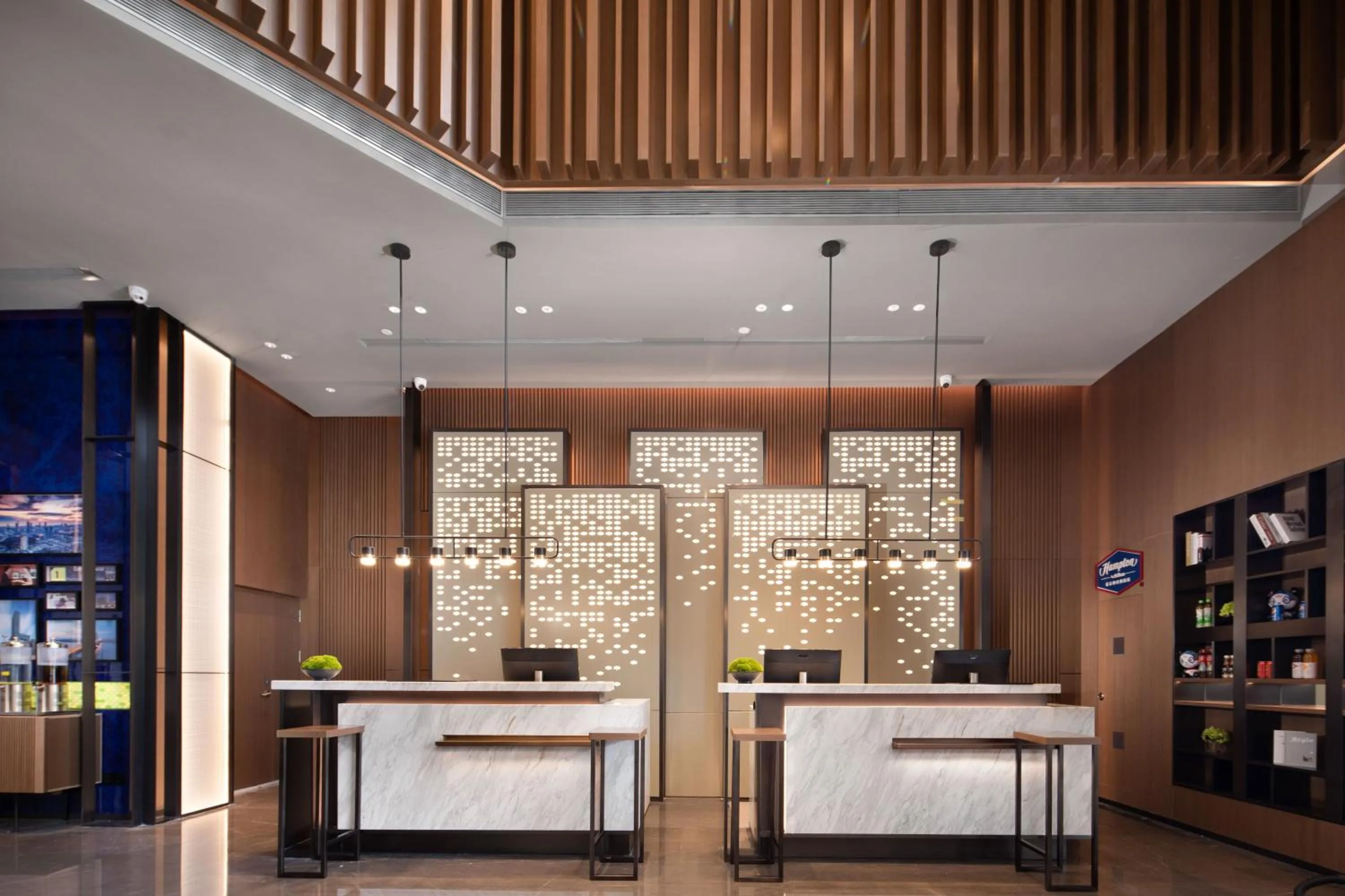 Lobby or reception in Hilton Hotel by Hampton Wuhan Zhongnan Street Branch